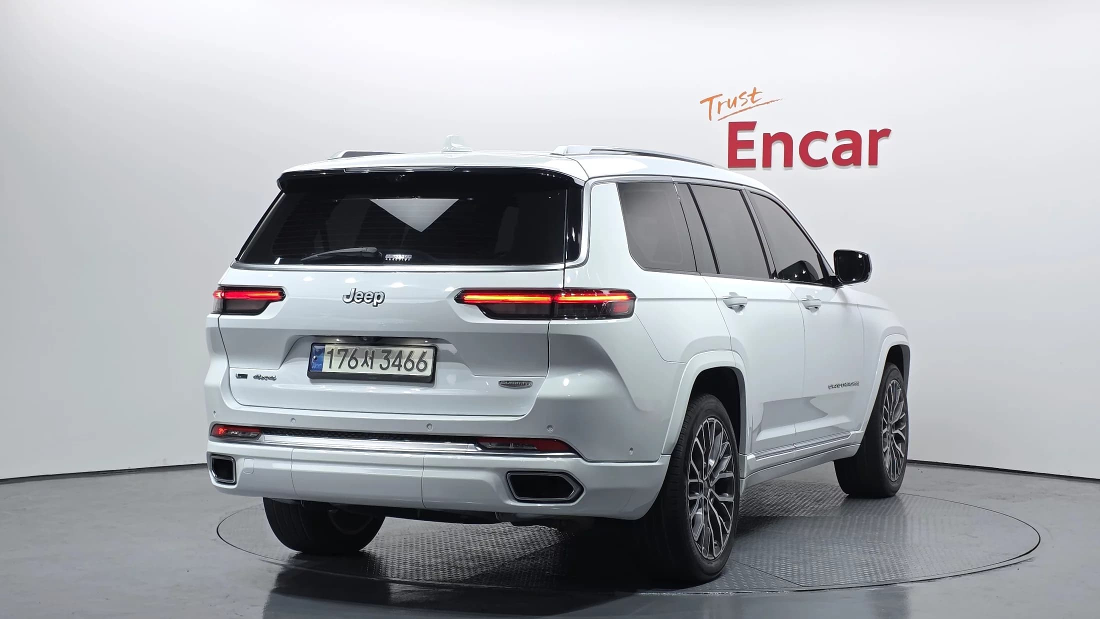 Jeep Grand Cherokee L 3.6 Summit Reserve, 2021 г. 116827 км. — фото 2