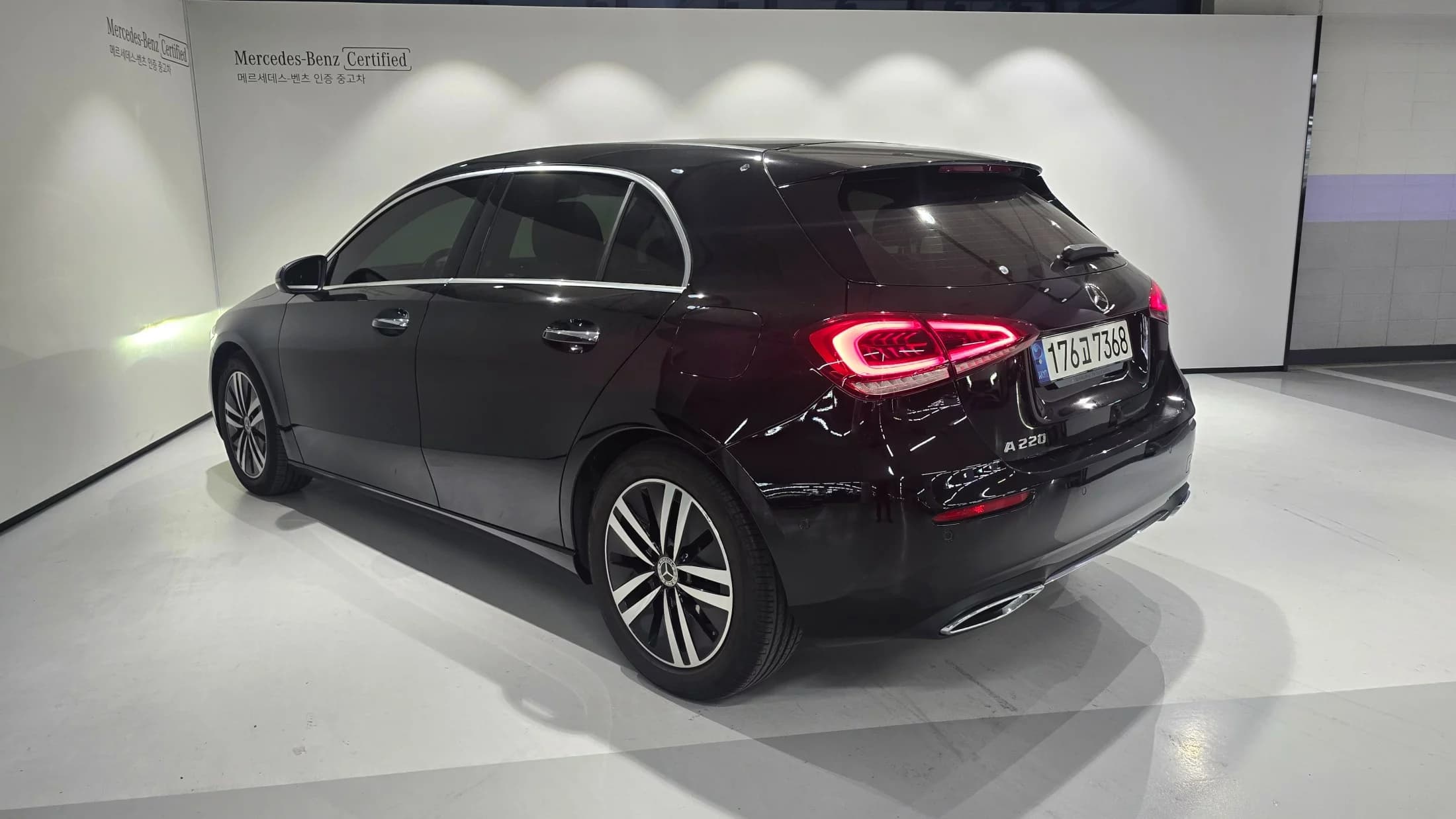 Mercedes-Benz A-Class A220 Hatchback, 2021 г. 28009 км. — фото 6