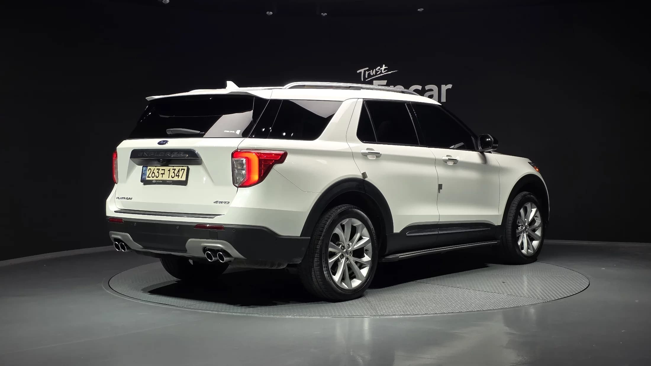 Ford EXPLORER 3.0 Platinum 4WD, 2022 г. 107839 км. — фото 2