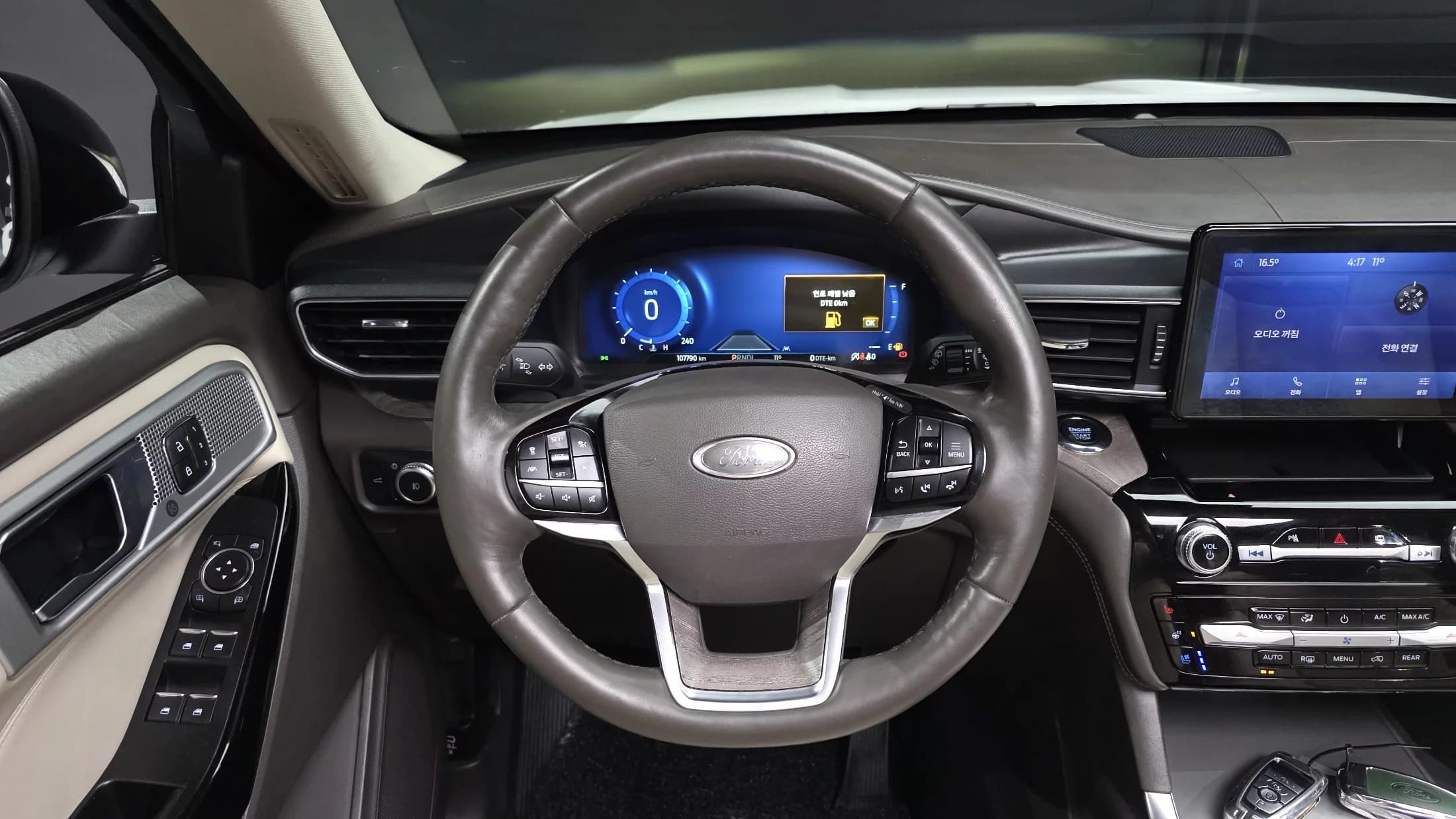 Ford EXPLORER 3.0 Platinum 4WD, 2022 г. 107839 км. — фото 13
