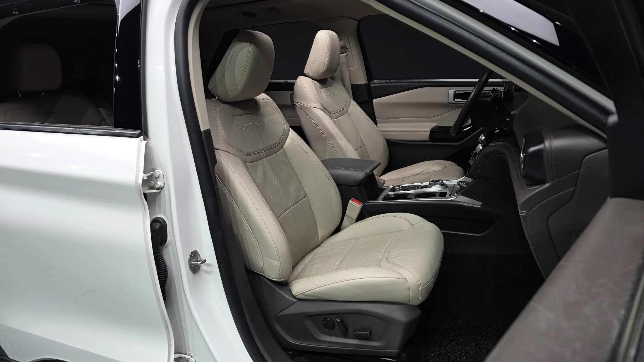 Ford EXPLORER 3.0 Platinum 4WD, 2022 г. 107839 км. — фото 10