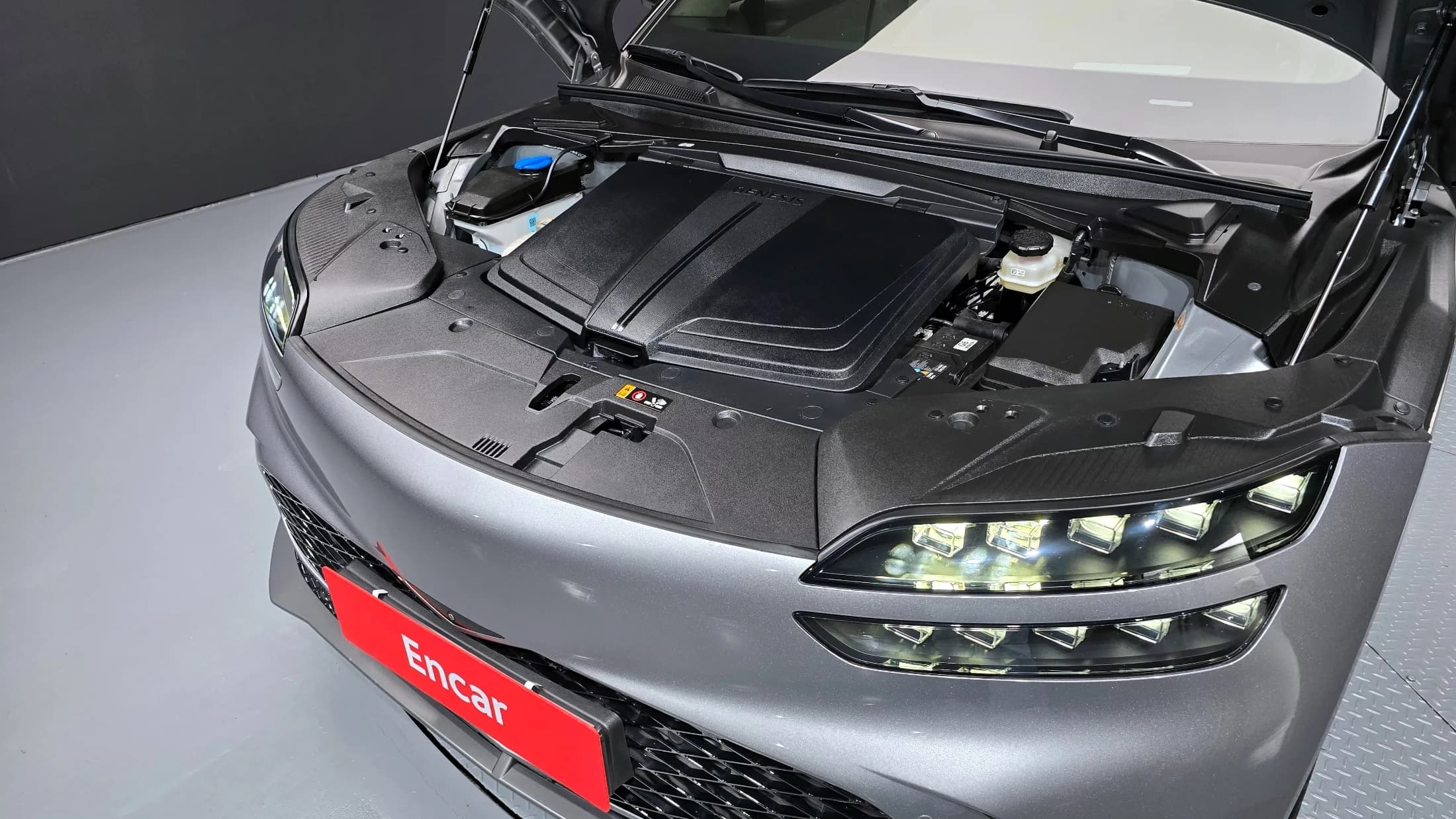 Genesis GV60 Standard AWD, электромобиль, 2023 г. 32740 км. — фото 6