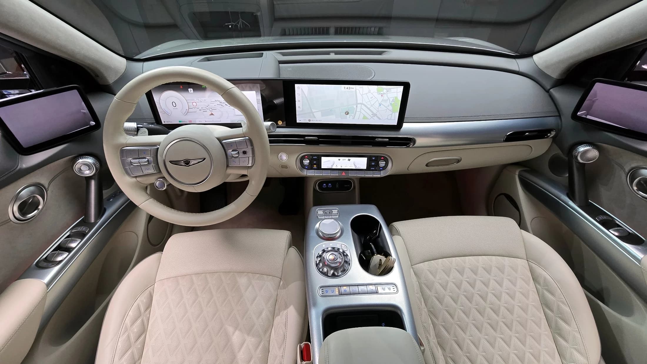 Genesis GV60 Standard AWD, электромобиль, 2023 г. 32740 км. — фото 7