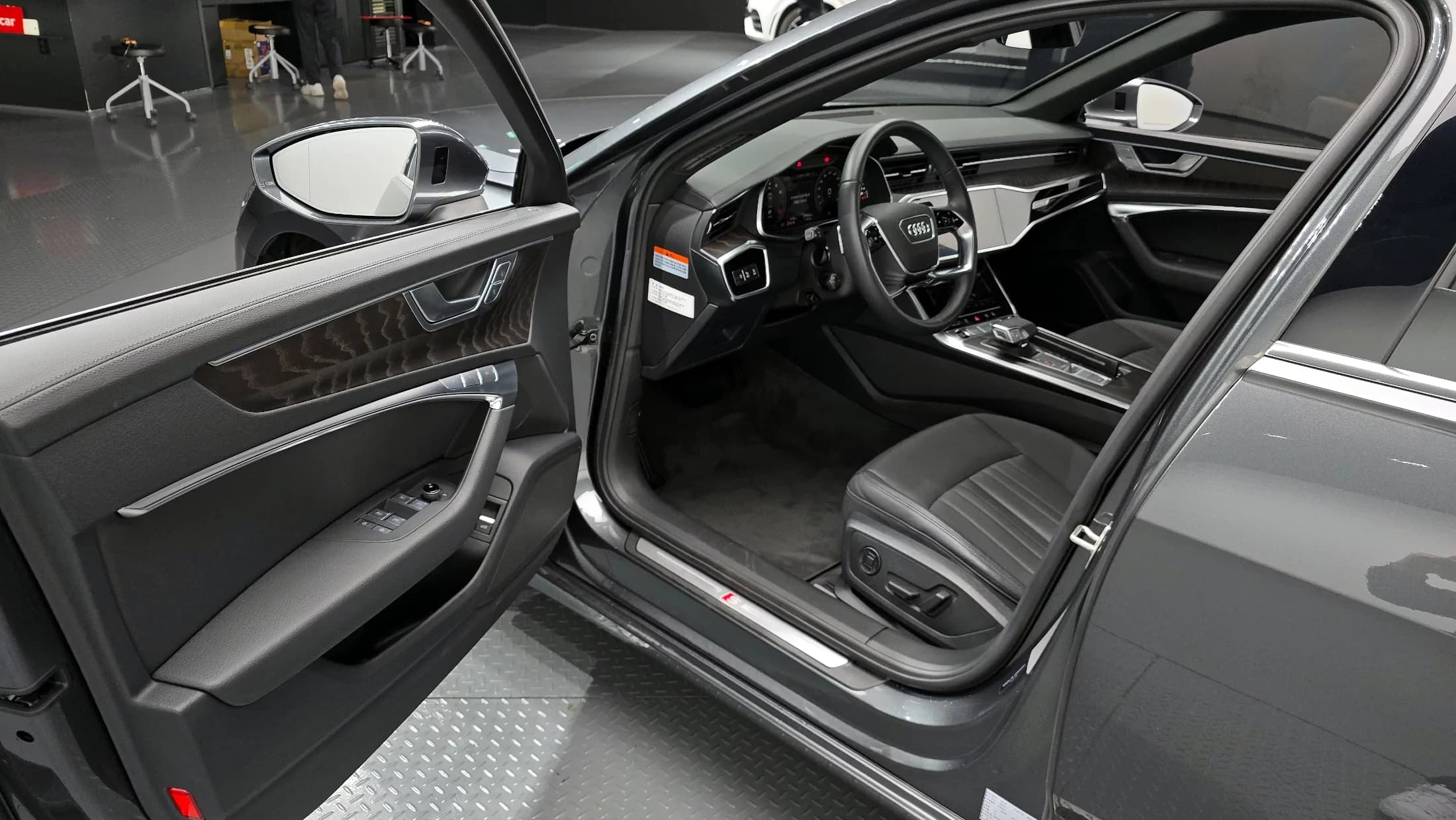 Audi A6 45 TFSI Quattro Premium, 2023 г. 3794 км. — фото 11