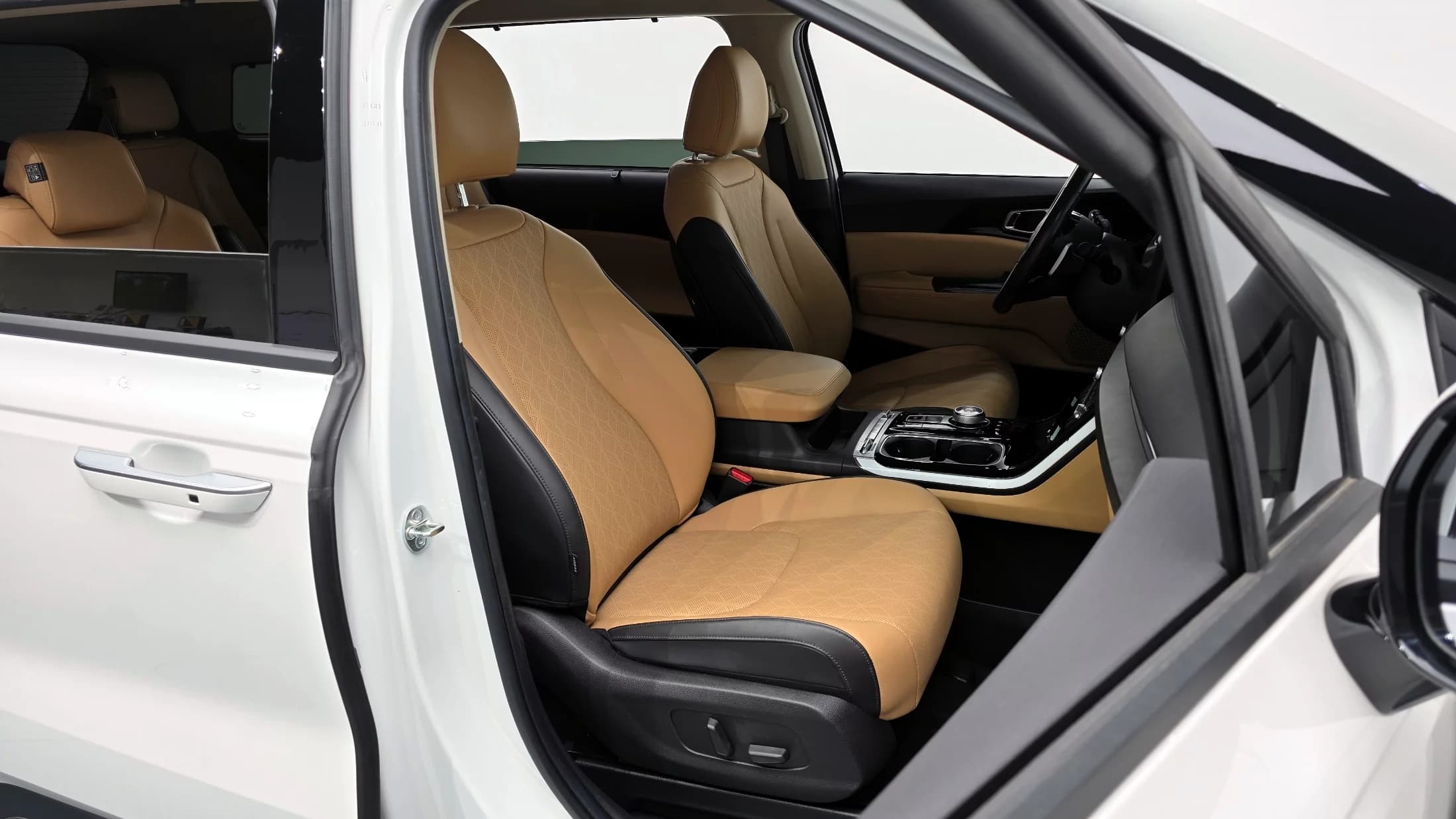 Kia Carnival 9-Seater Noblesse, 2023 г. 29057 км. — фото 10