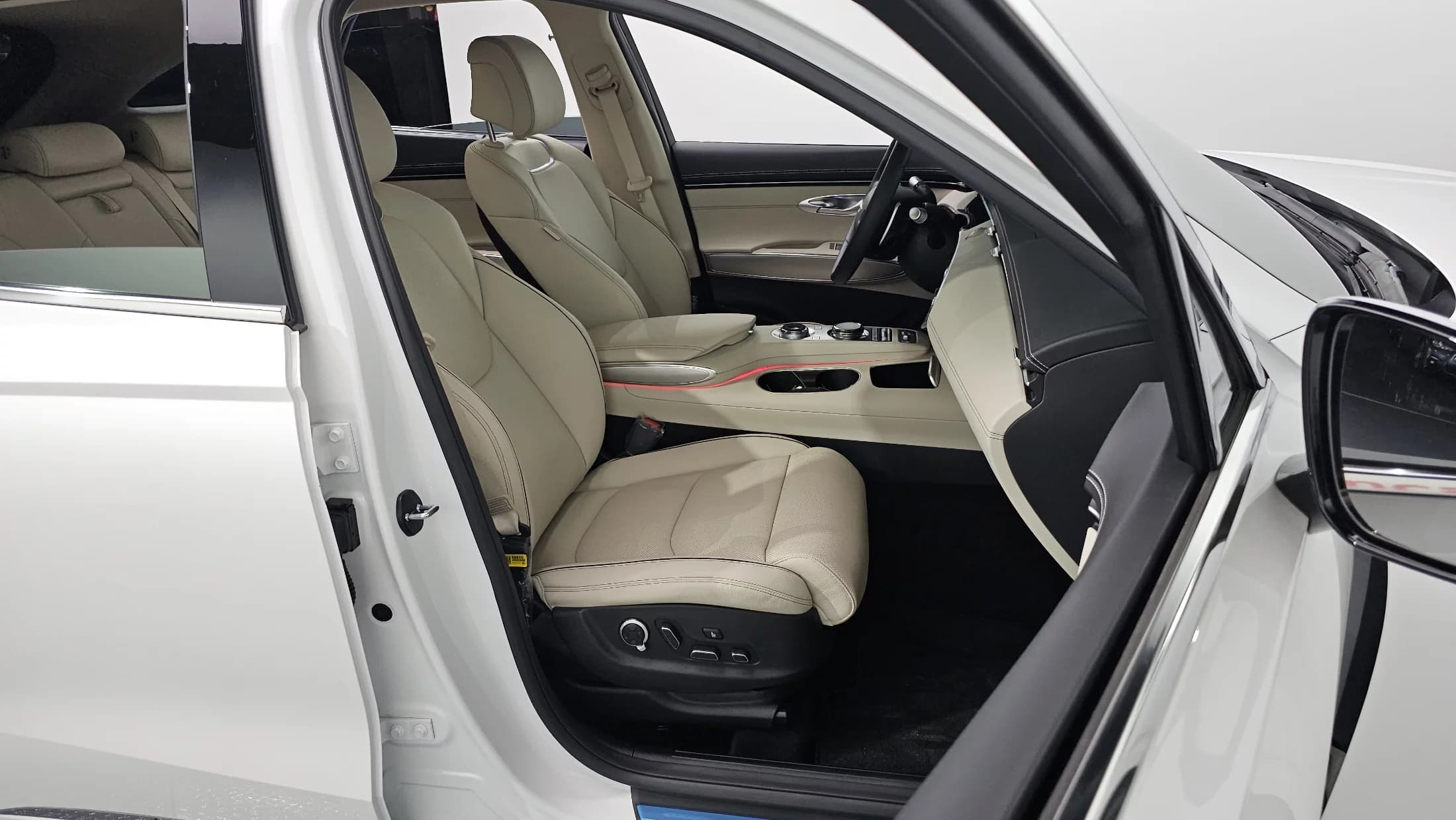 Genesis GV70 2.5T Gasoline AWD, 2024 г. 3937 км. — фото 12