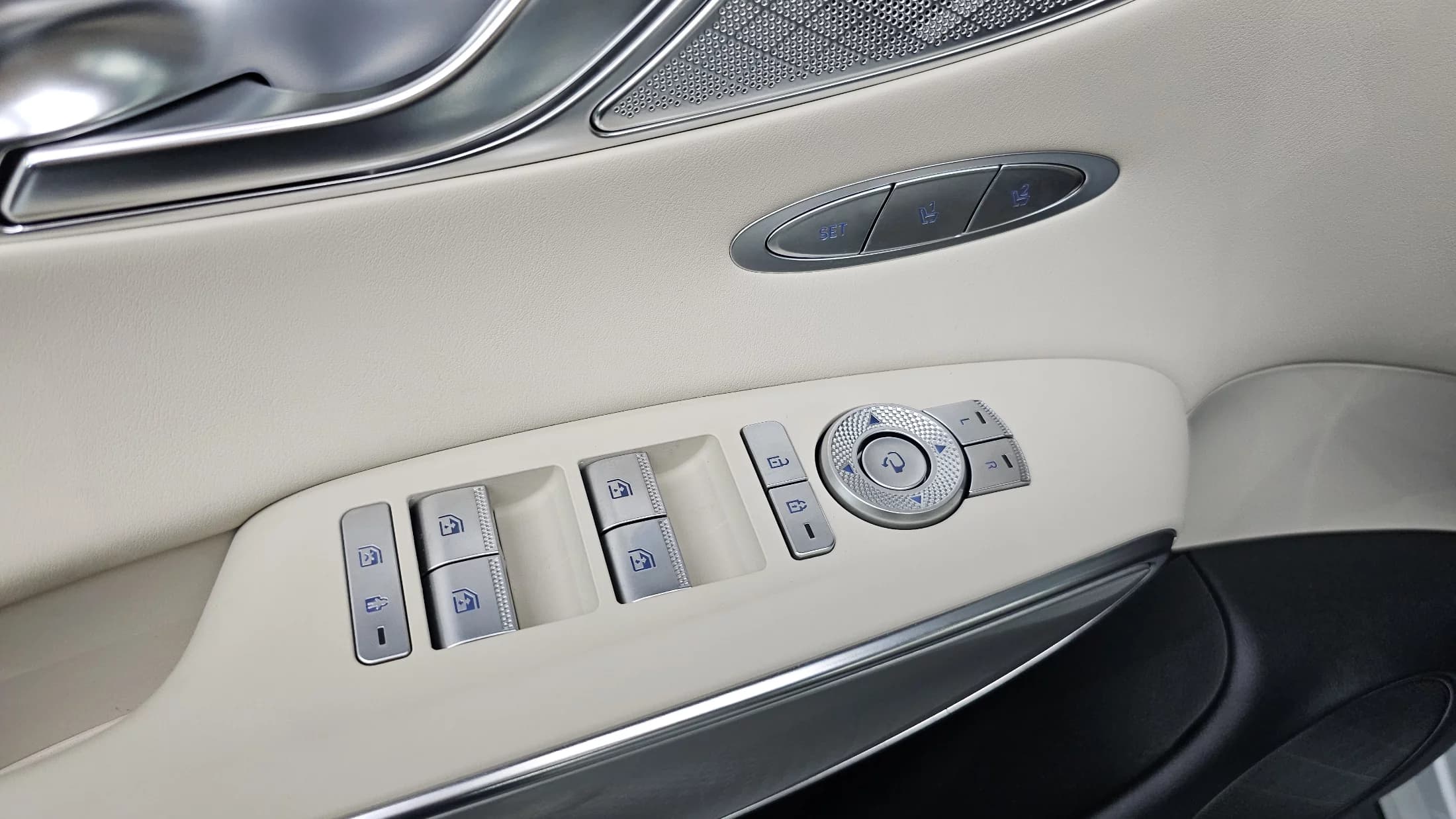 Genesis GV70 2.5T Gasoline AWD, 2024 г. 3937 км. — фото 13