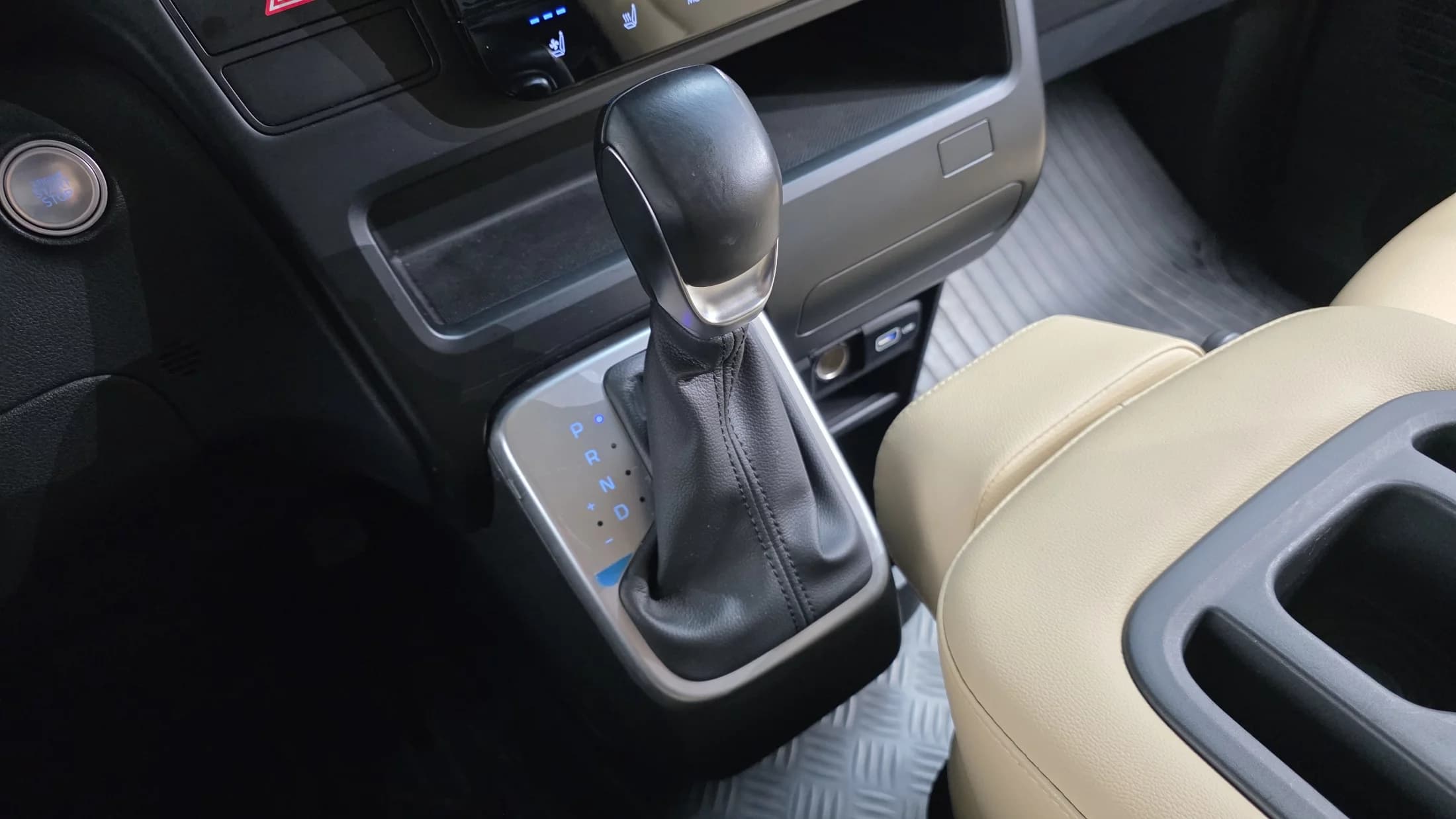 Hyundai Staria Cargo 3-Seater Modern, 2021 г. 60391 км. — фото 9