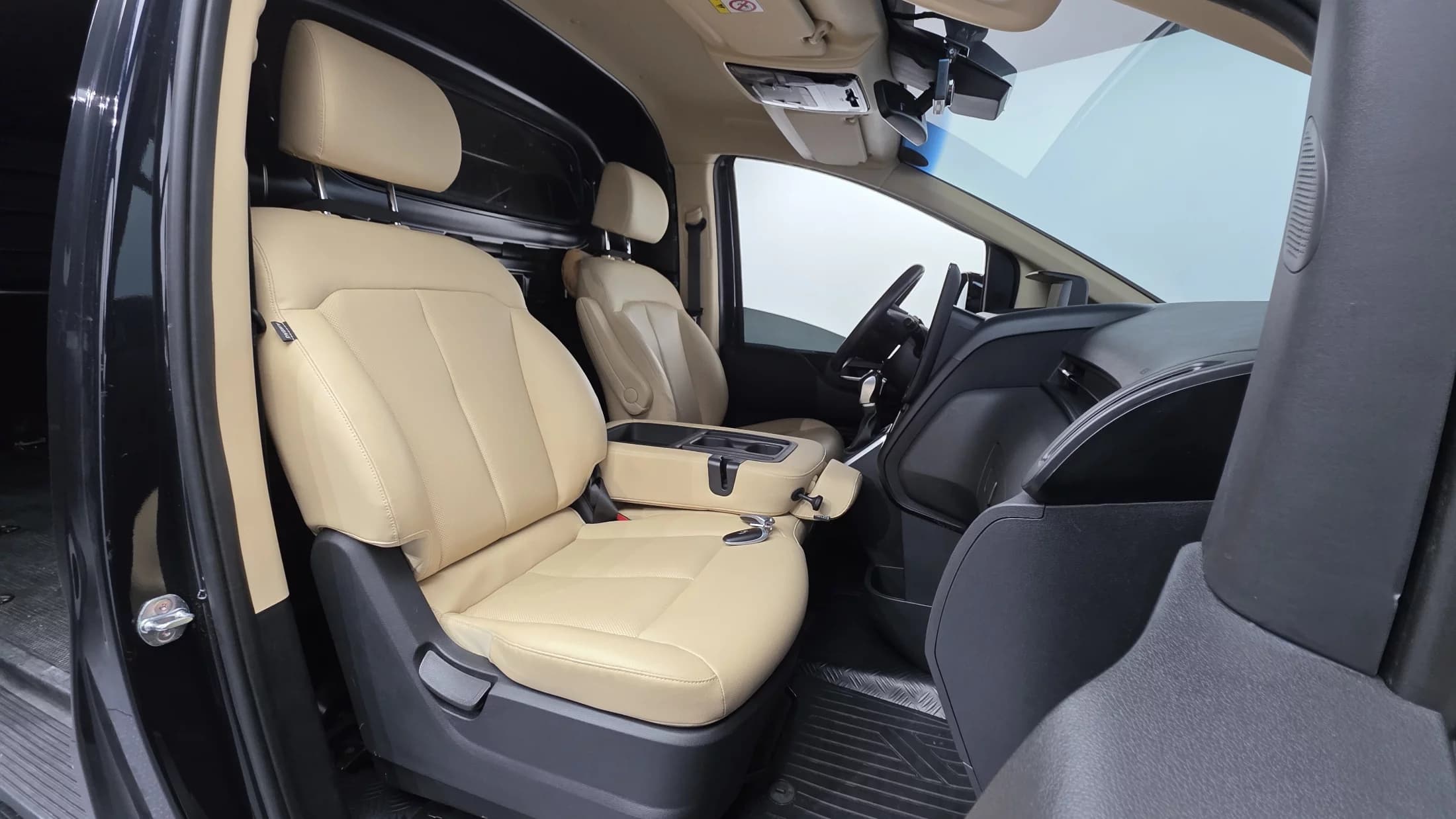 Hyundai Staria Cargo 3-Seater Modern, 2021 г. 60391 км. — фото 10