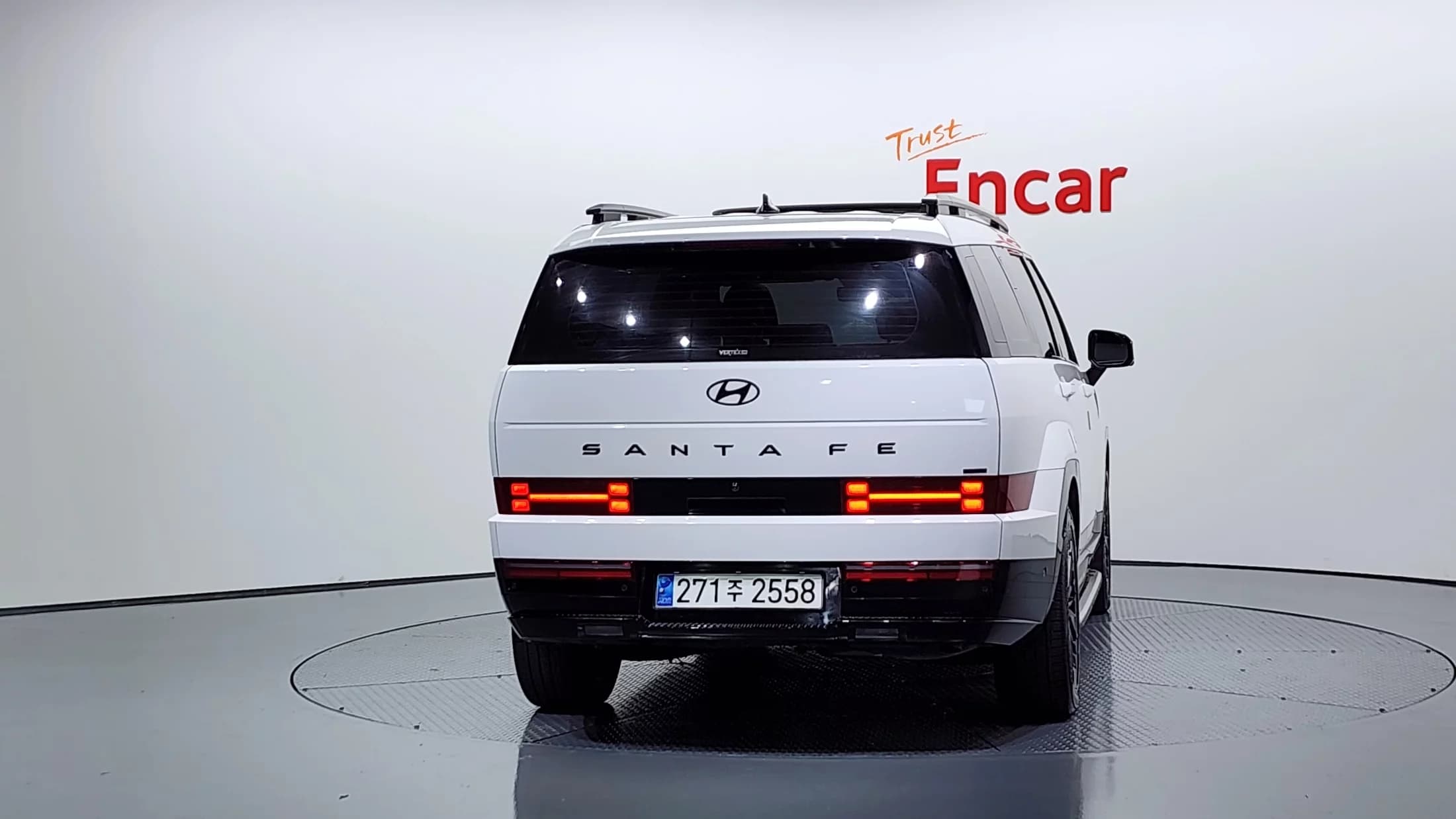 Hyundai Santa Fe HEV 1.6 4WD Calligraphy, гибрид, 2023 г. 29470 км. — фото 4