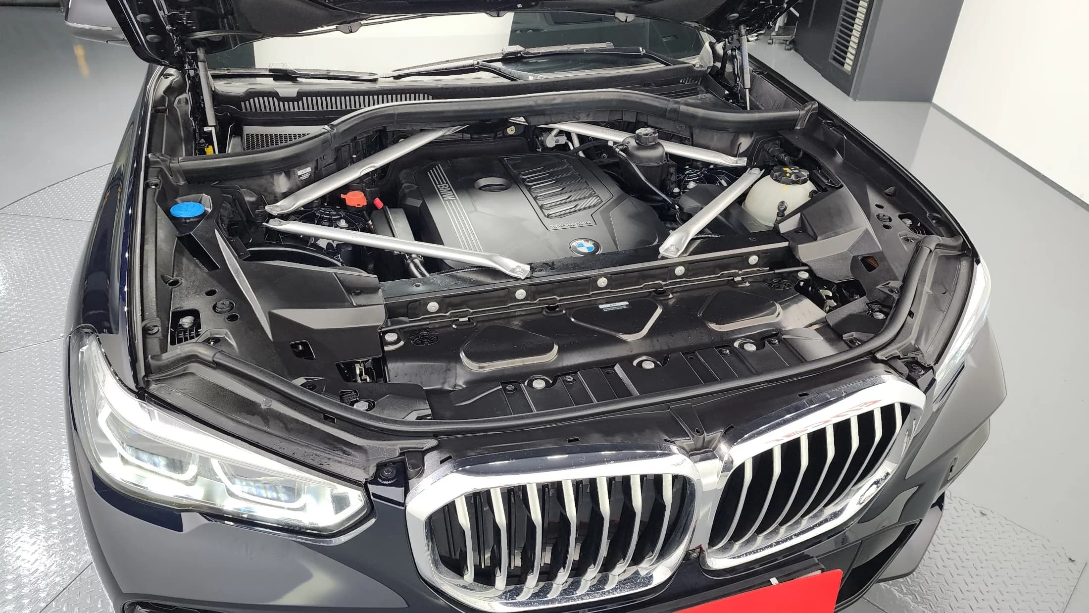 BMW X5 xDrive 40i M Sport, 2023 г. 8399 км. — фото 6