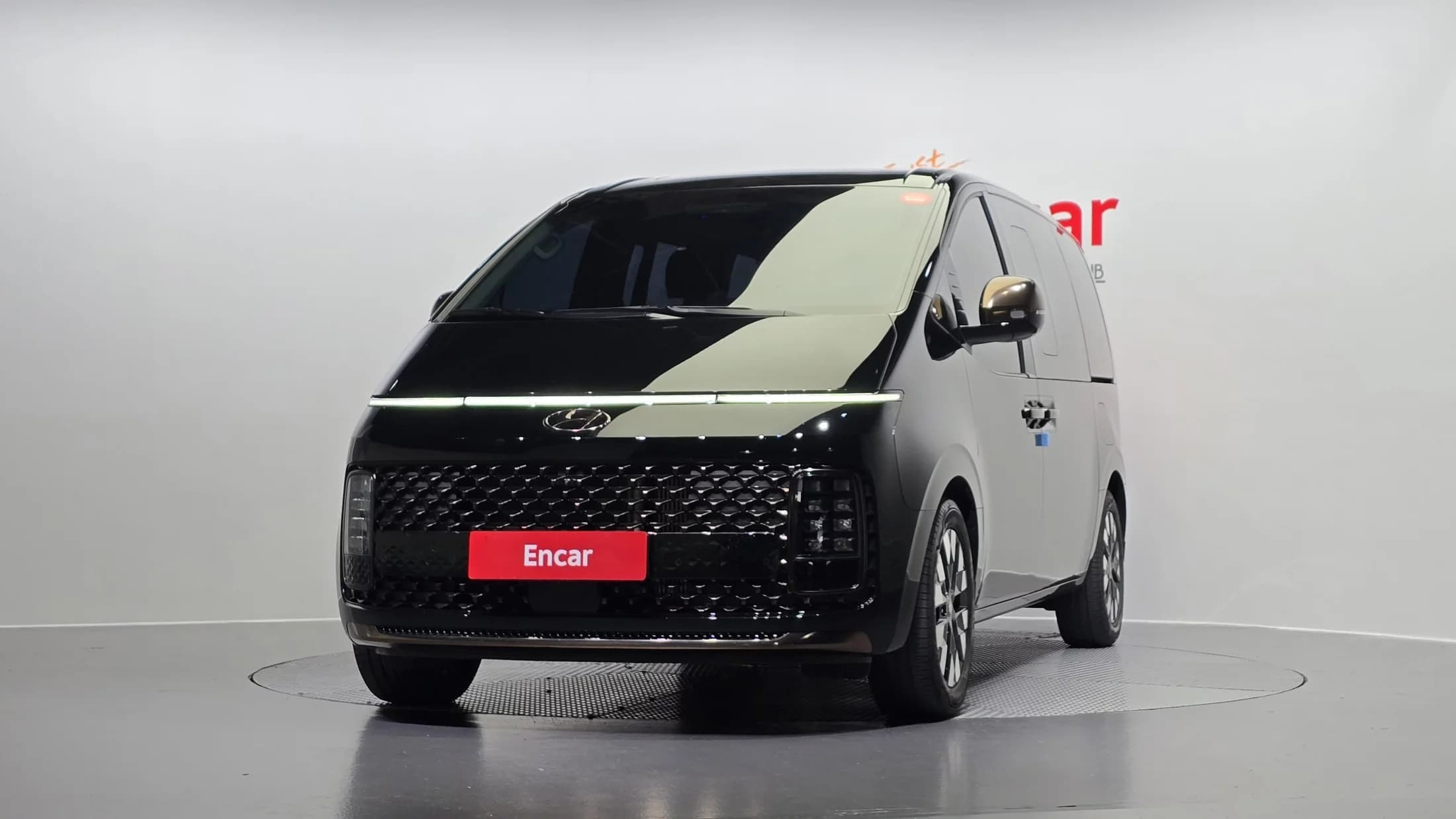 Hyundai Staria 4WD Lounge 7-Seater Inspiration, 2025 г. 17497 км. — фото 3