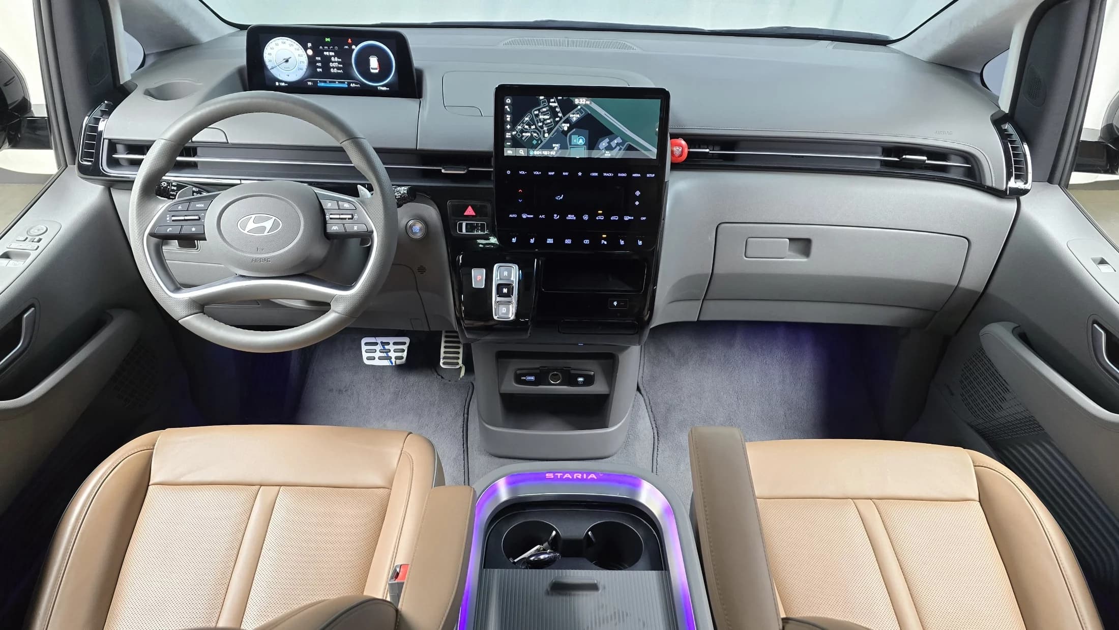 Hyundai Staria 4WD Lounge 7-Seater Inspiration, 2025 г. 17497 км. — фото 7