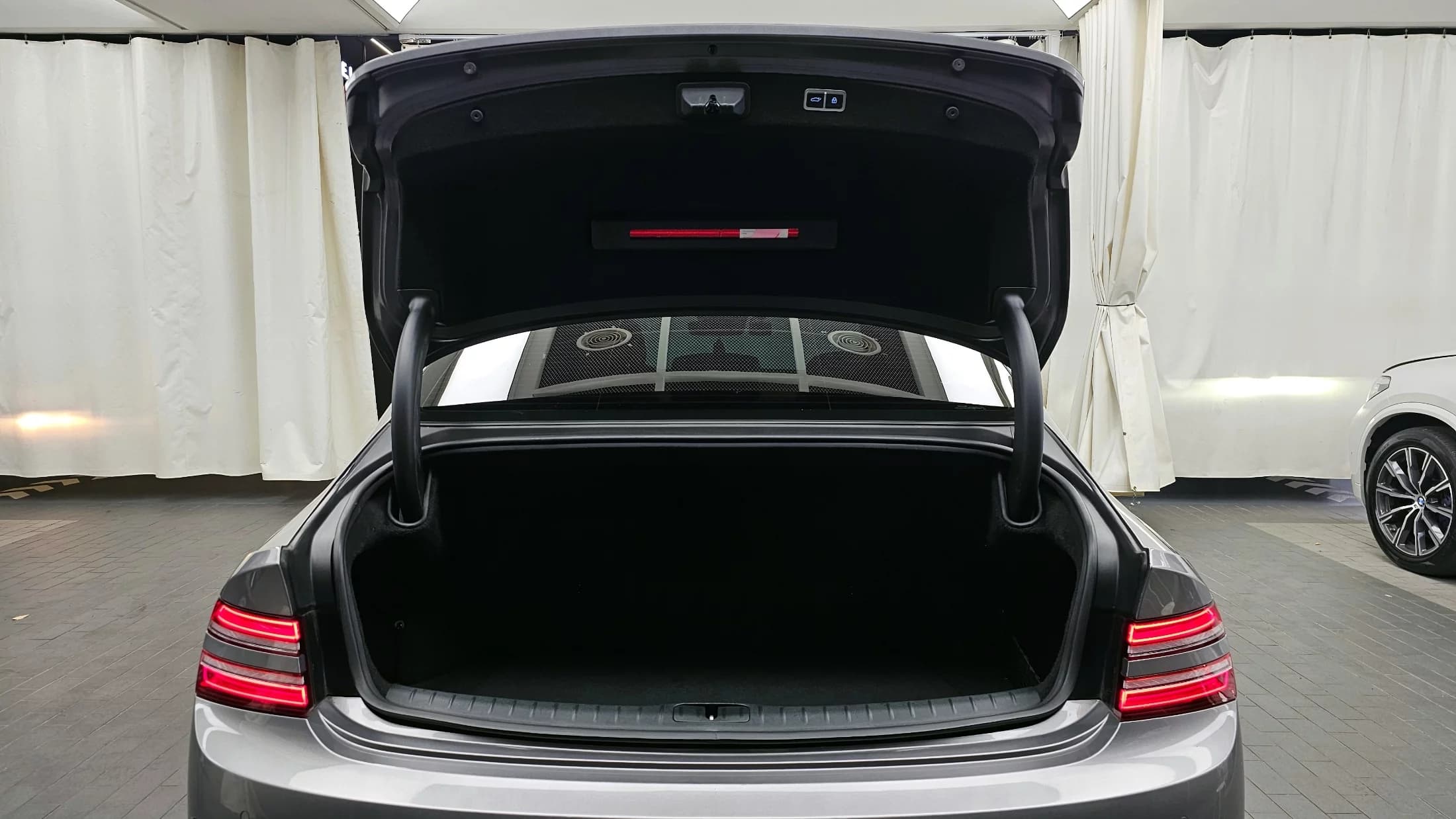 Genesis Electrified G80 e-AWD, электромобиль, 2022 г. 46970 км. — фото 20