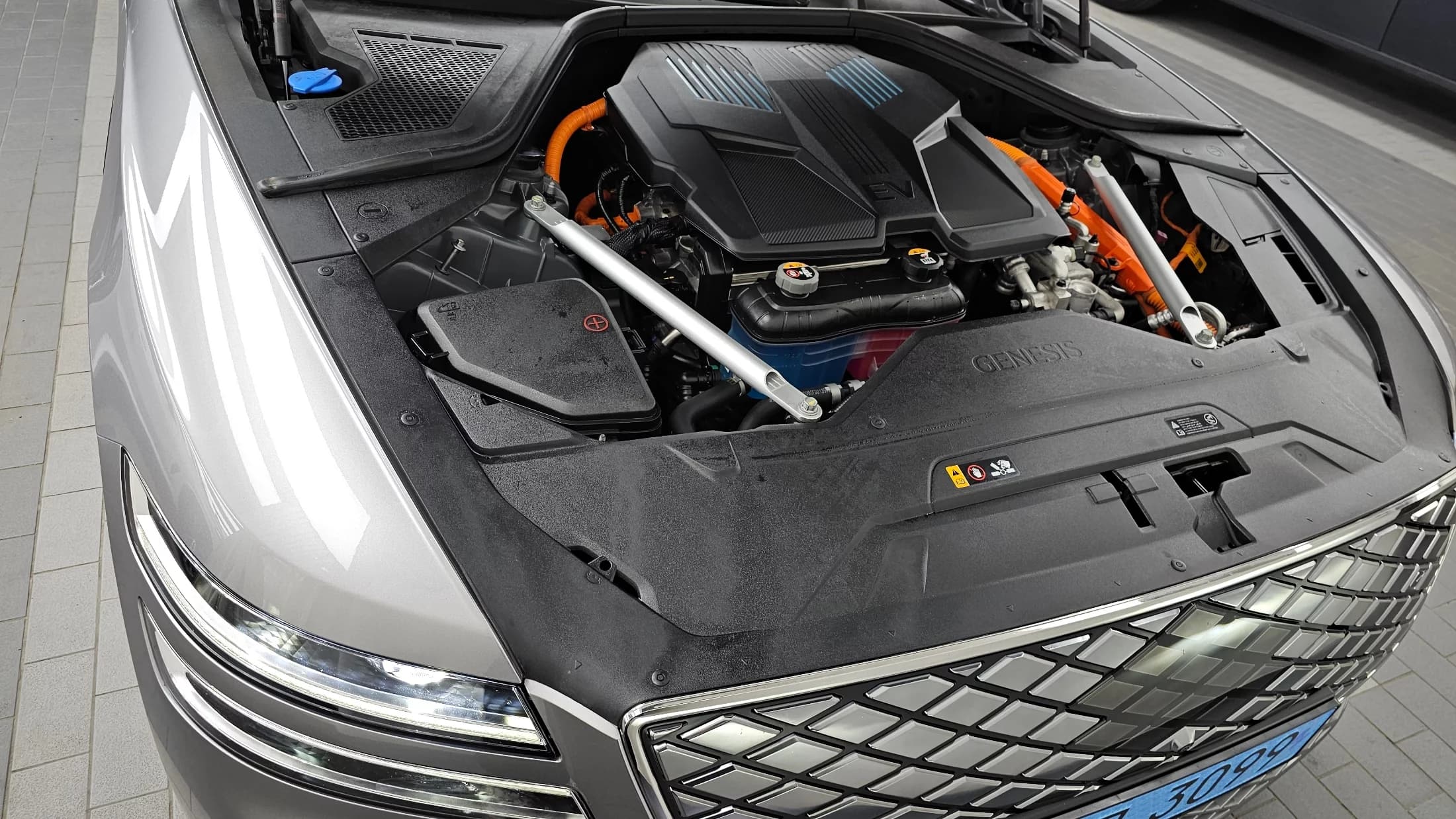 Genesis Electrified G80 e-AWD, электромобиль, 2022 г. 46970 км. — фото 6