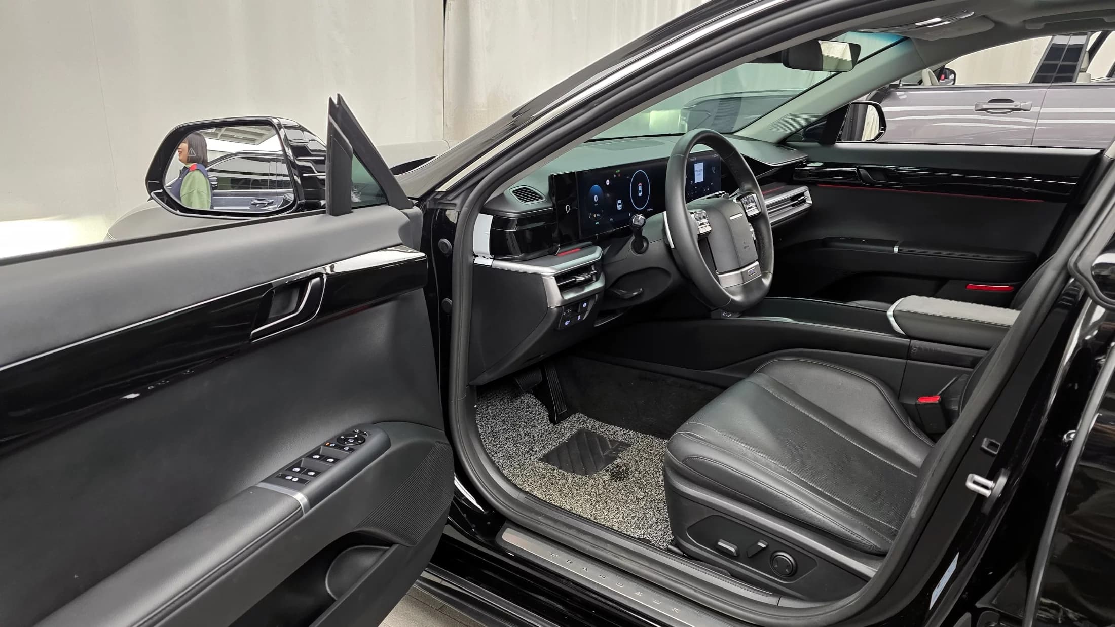 Hyundai Grandeur 2,5 Gasoline 2WD Premium, 2024 г. 27896 км. — фото 10