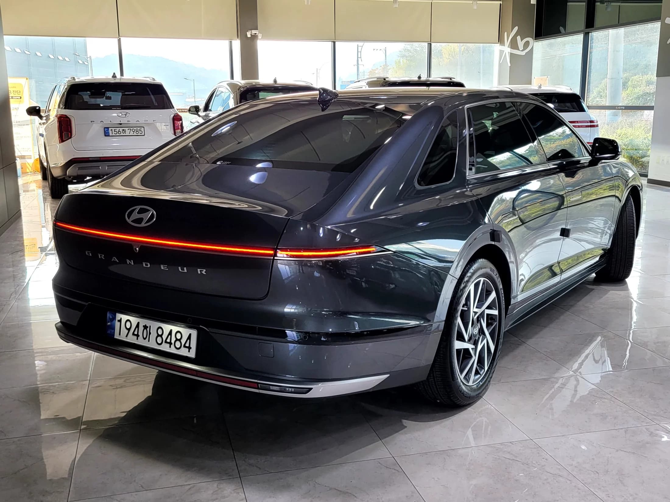 Hyundai Grandeur 2,5 Gasoline 2WD Exclusive, 2023 г. 14771 км. — фото 2