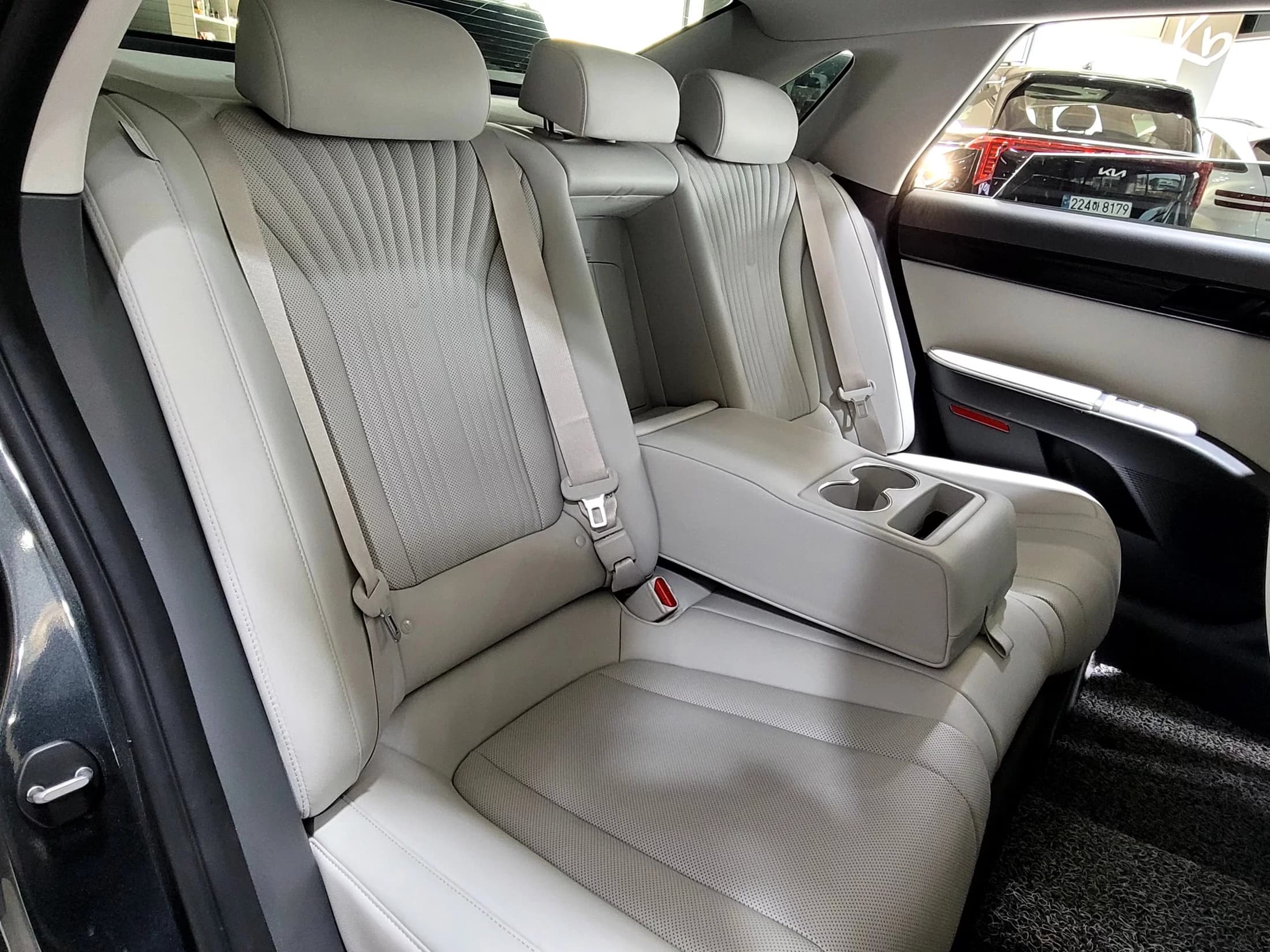 Hyundai Grandeur 2,5 Gasoline 2WD Exclusive, 2023 г. 14771 км. — фото 18