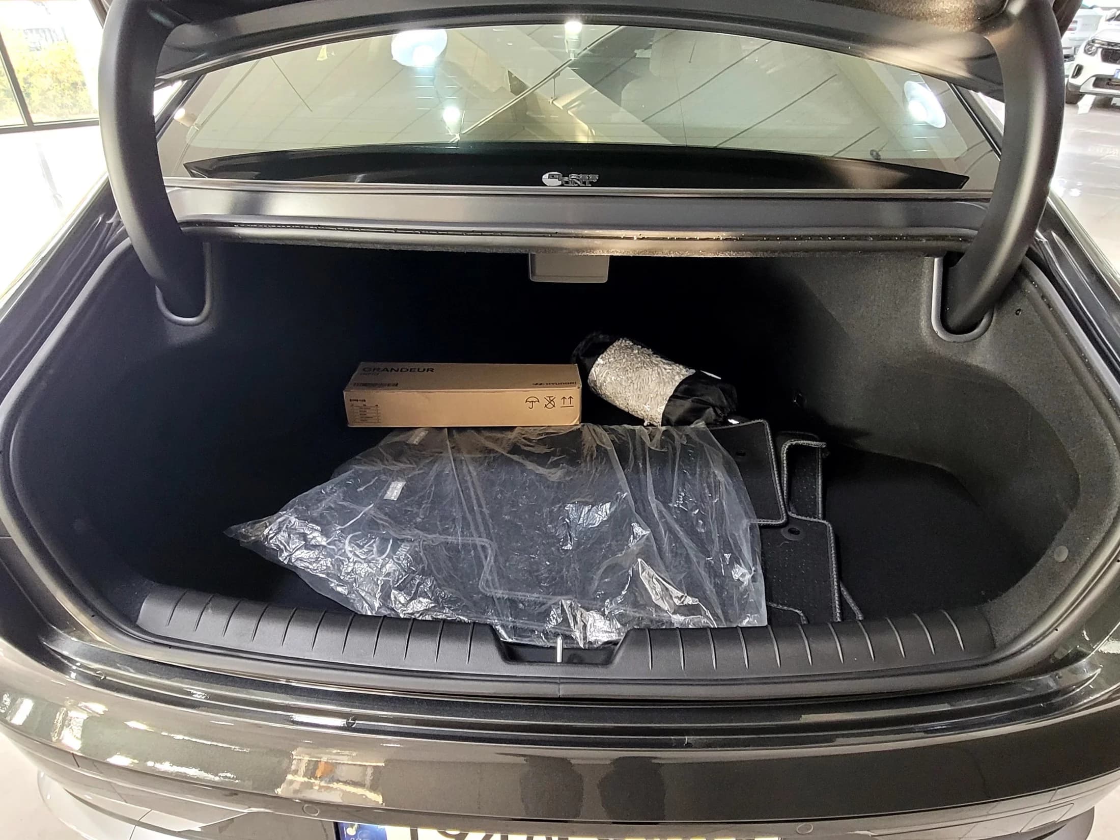 Hyundai Grandeur 2,5 Gasoline 2WD Exclusive, 2023 г. 14771 км. — фото 20