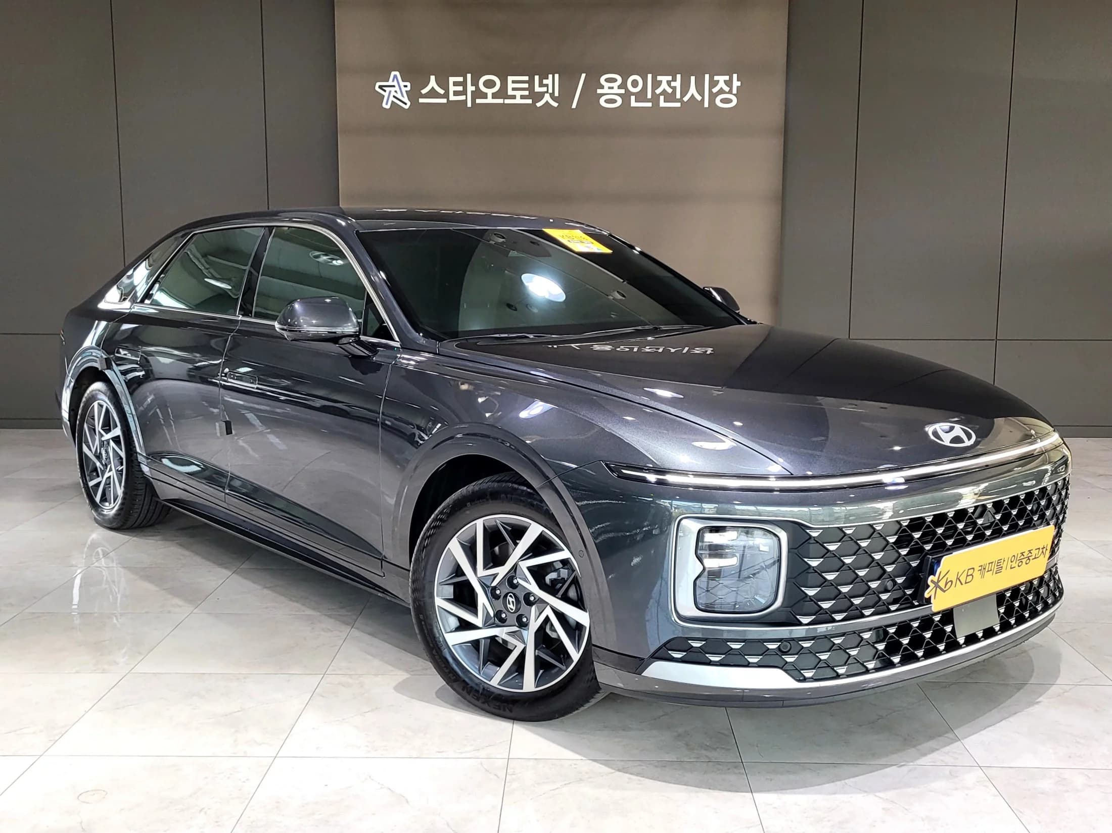 Hyundai Grandeur 2,5 Gasoline 2WD Exclusive, 2023 г. 14771 км. — фото 3