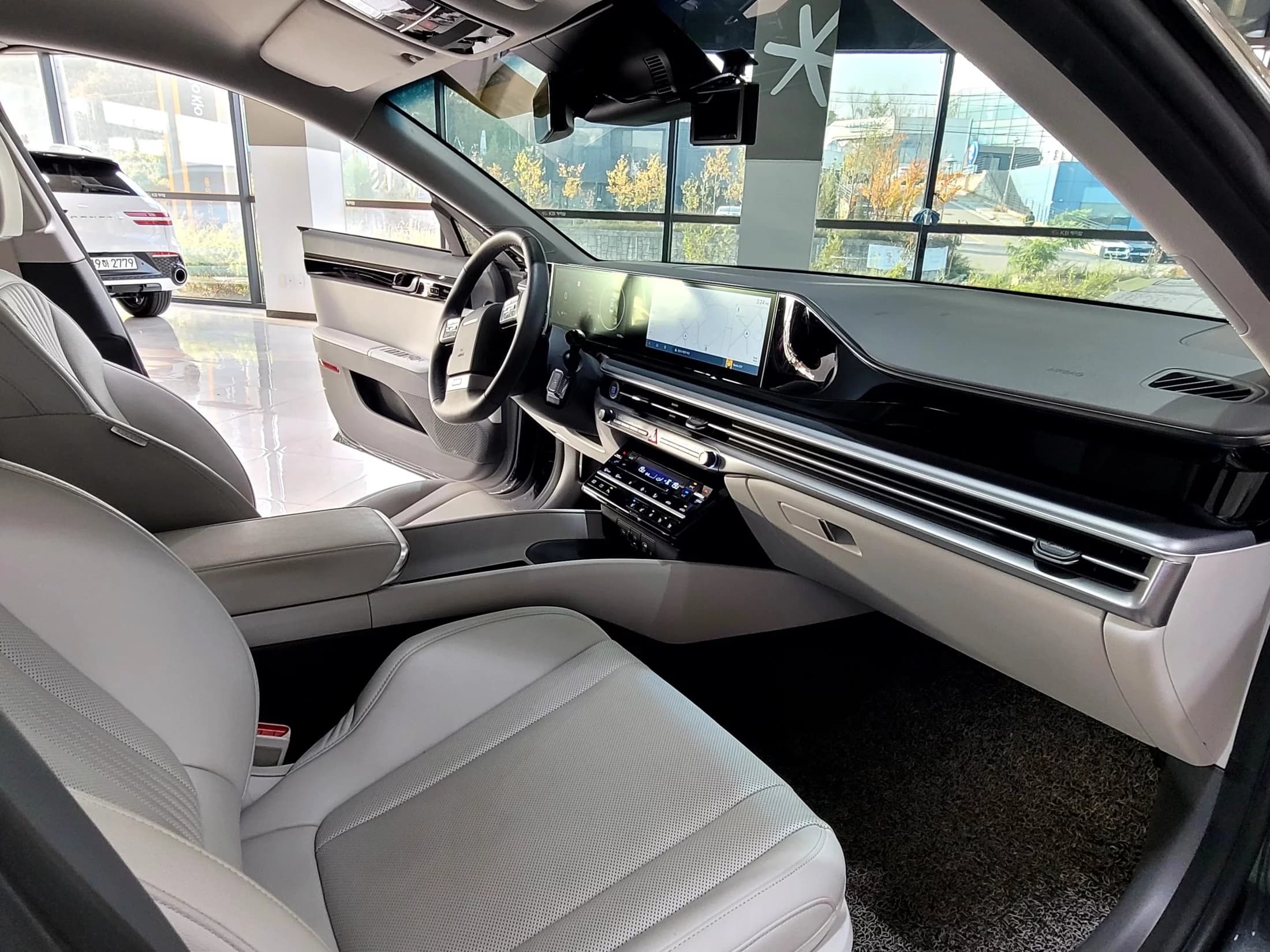 Hyundai Grandeur 2,5 Gasoline 2WD Exclusive, 2023 г. 14771 км. — фото 4