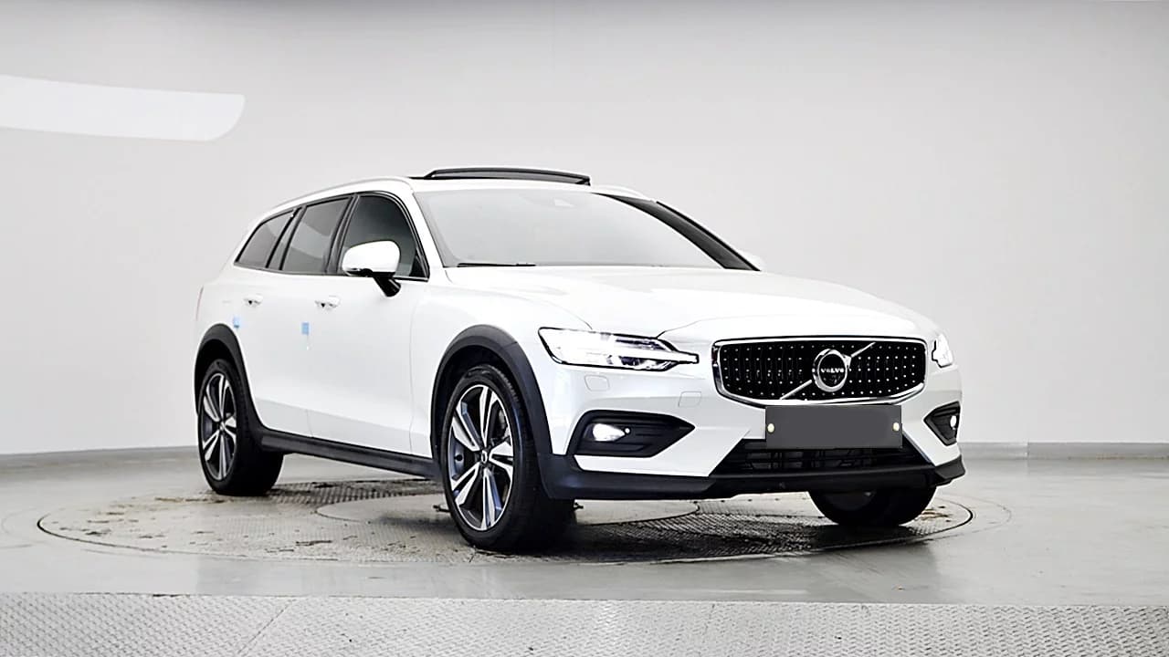 Volvo V60 B5 Pro AWD, 2021 г. 118741 км. — фото 3