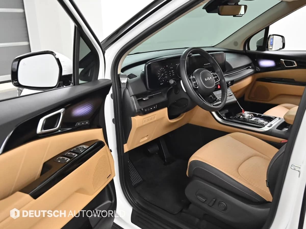Kia Carnival 9-Seater Signature, 2023 г. 70313 км. — фото 11