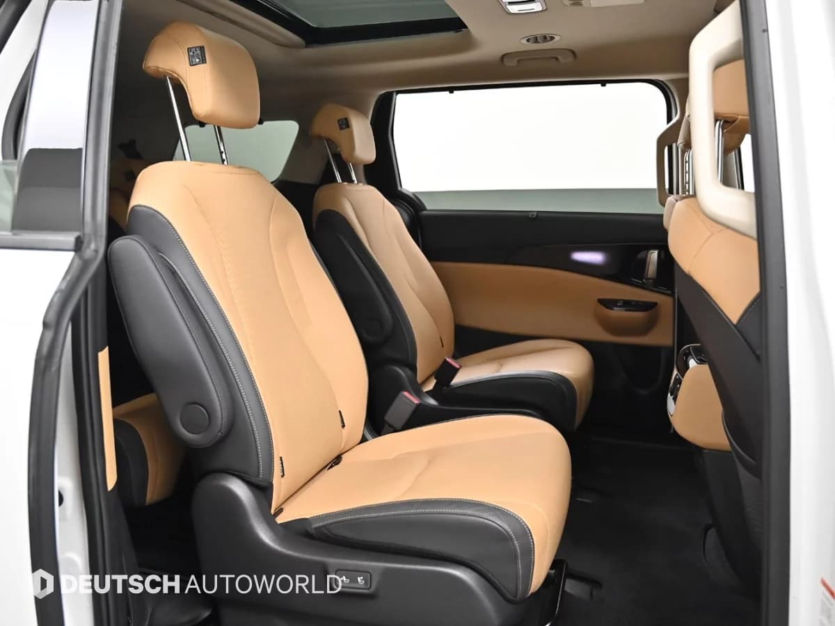 Kia Carnival 9-Seater Signature, 2023 г. 70313 км. — фото 12