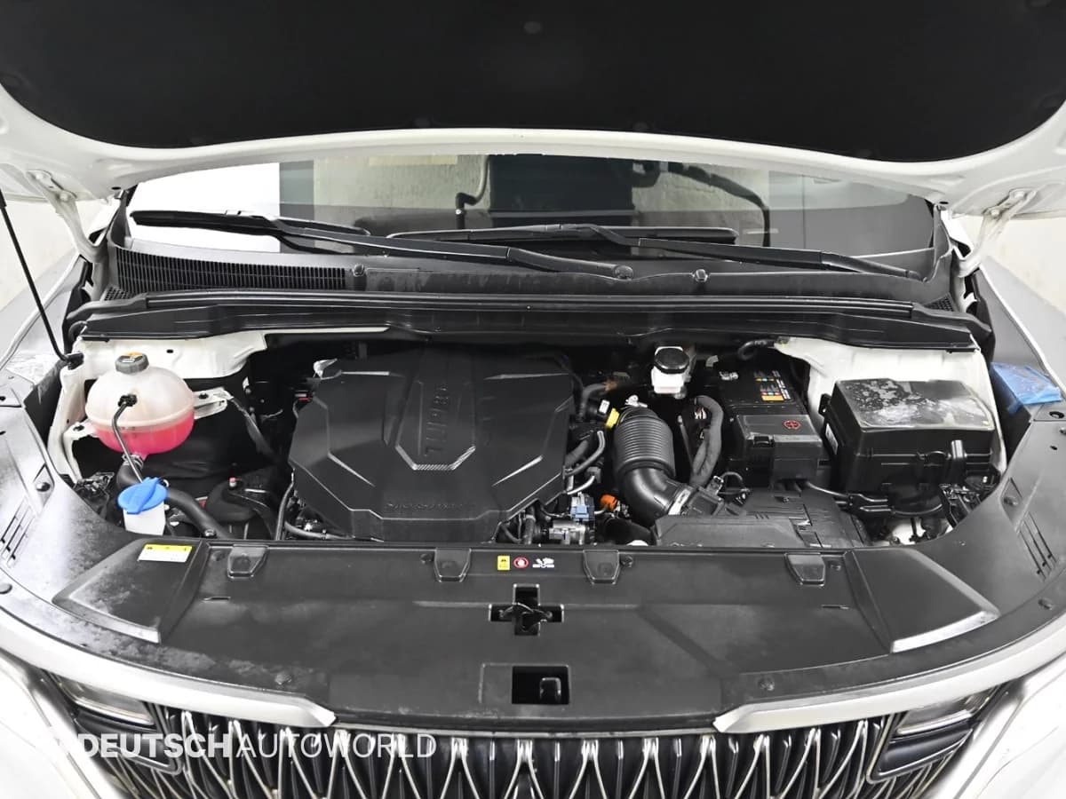 Kia Carnival 9-Seater Signature, 2023 г. 70313 км. — фото 6