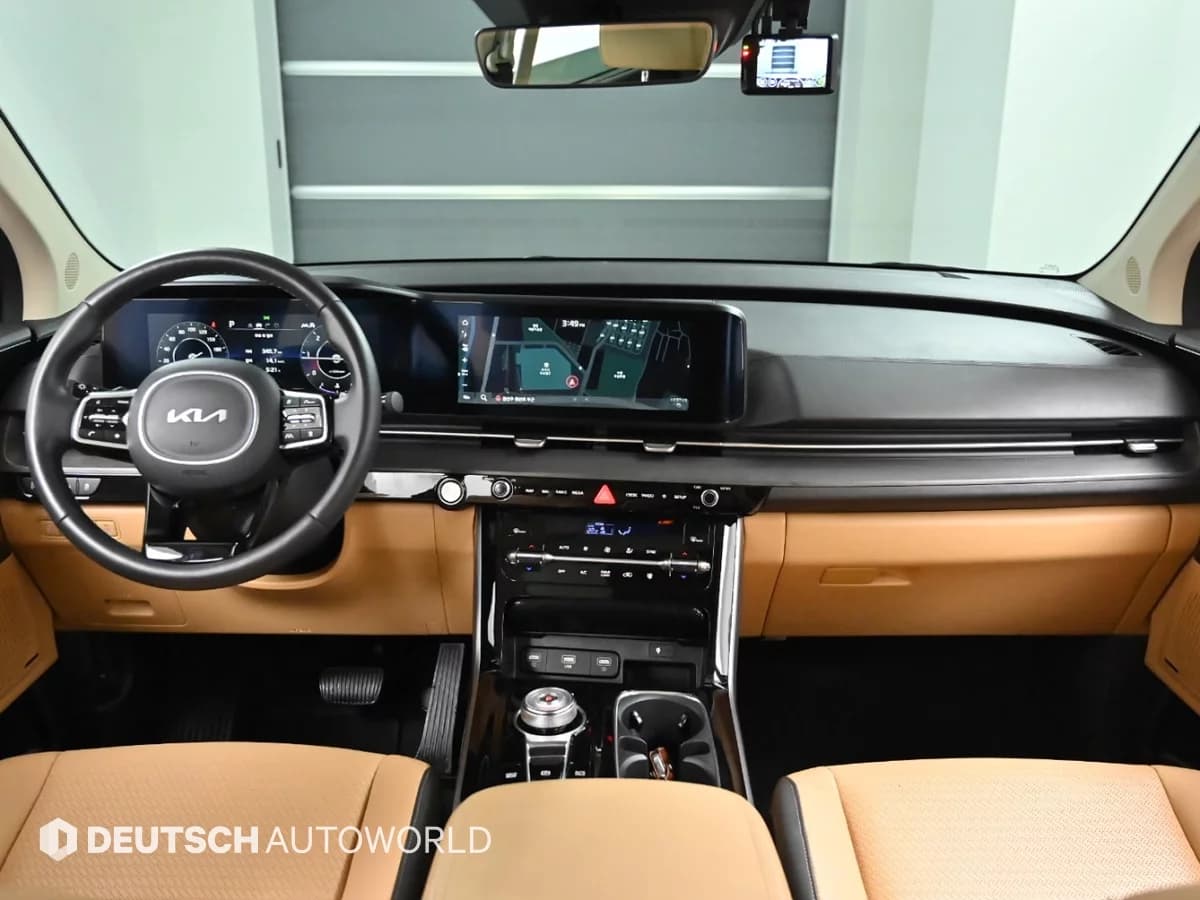Kia Carnival 9-Seater Signature, 2023 г. 70313 км. — фото 7
