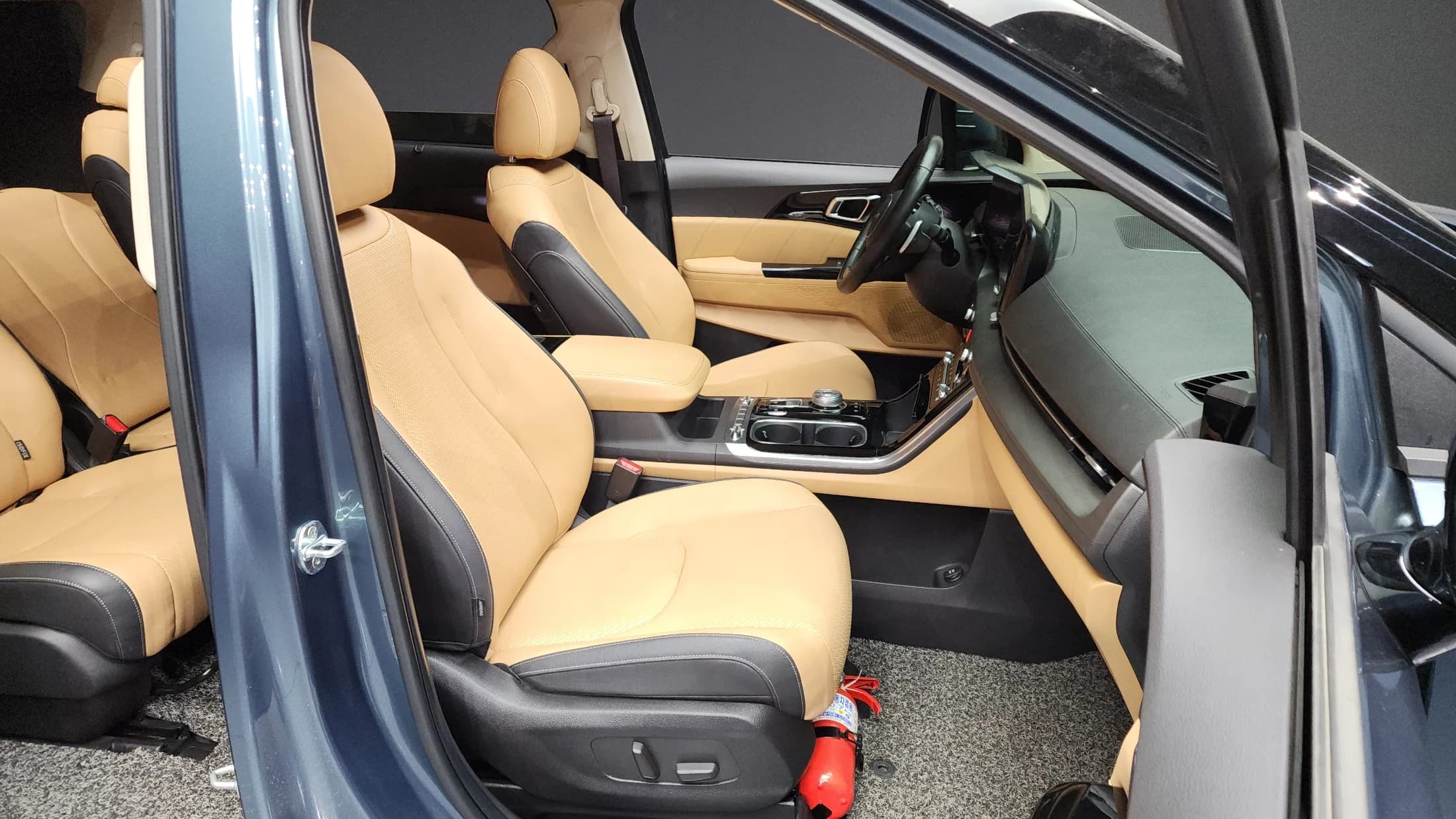 Kia Carnival 11-Seater Signature, 2021 г. 88504 км. — фото 11