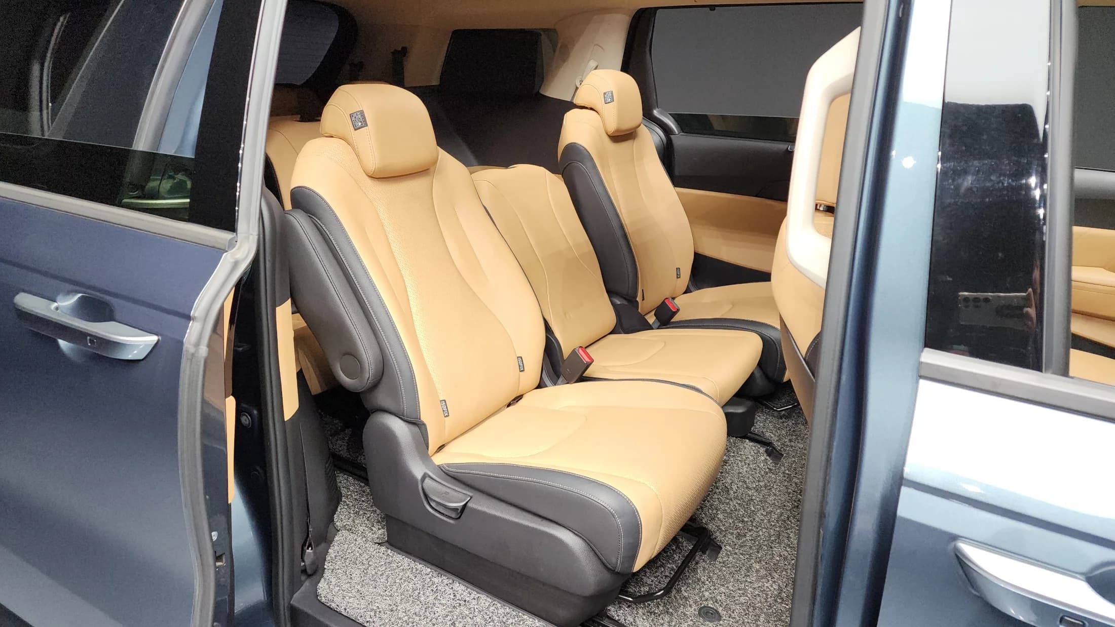 Kia Carnival 11-Seater Signature, 2021 г. 88504 км. — фото 12