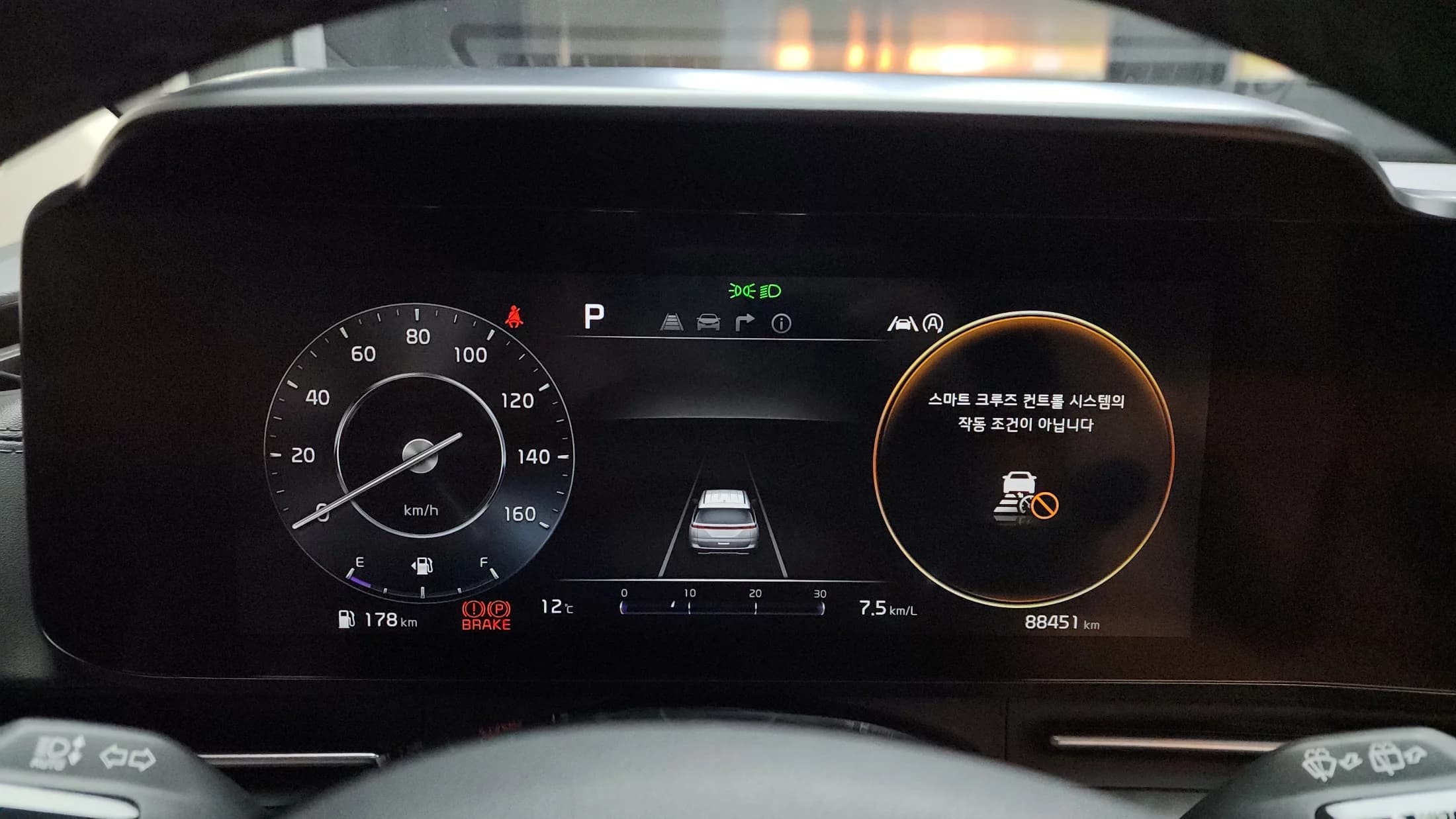 Kia Carnival 11-Seater Signature, 2021 г. 88504 км. — фото 8