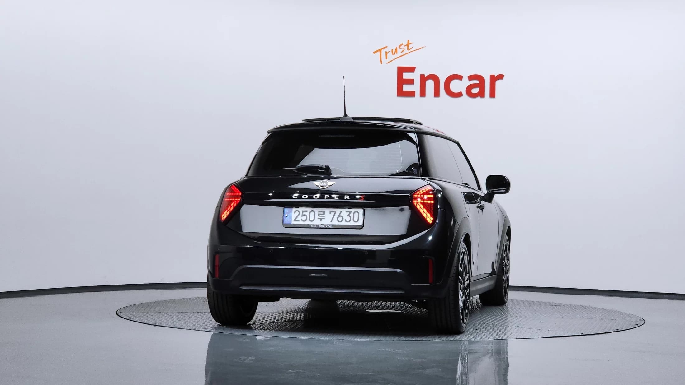 MINI Cooper Favoured 4th, 2024 г. 13680 км. — фото 4