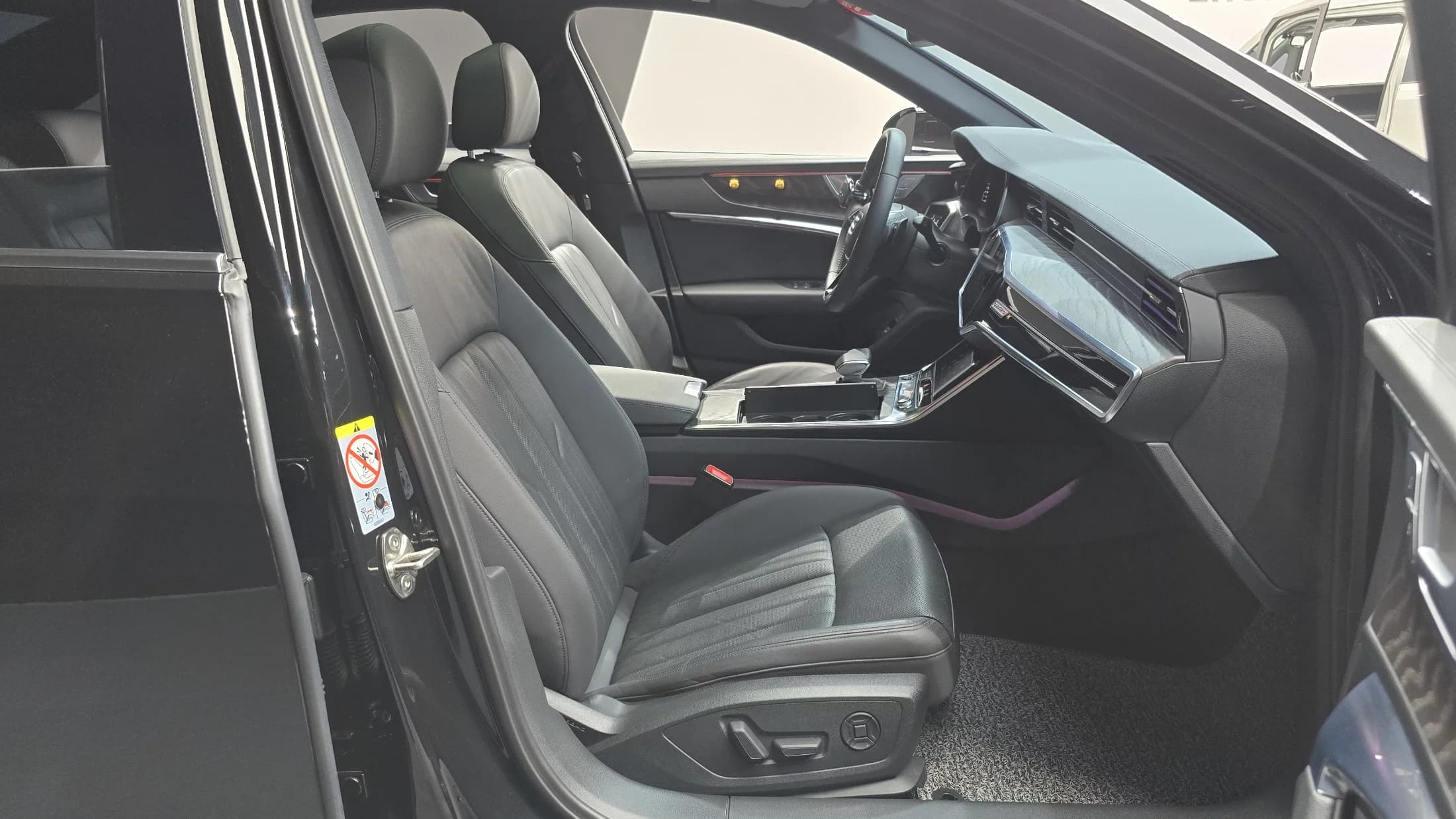Audi A6 40 TDI Quattro Premium C7, 2021 г. 14176 км. — фото 10