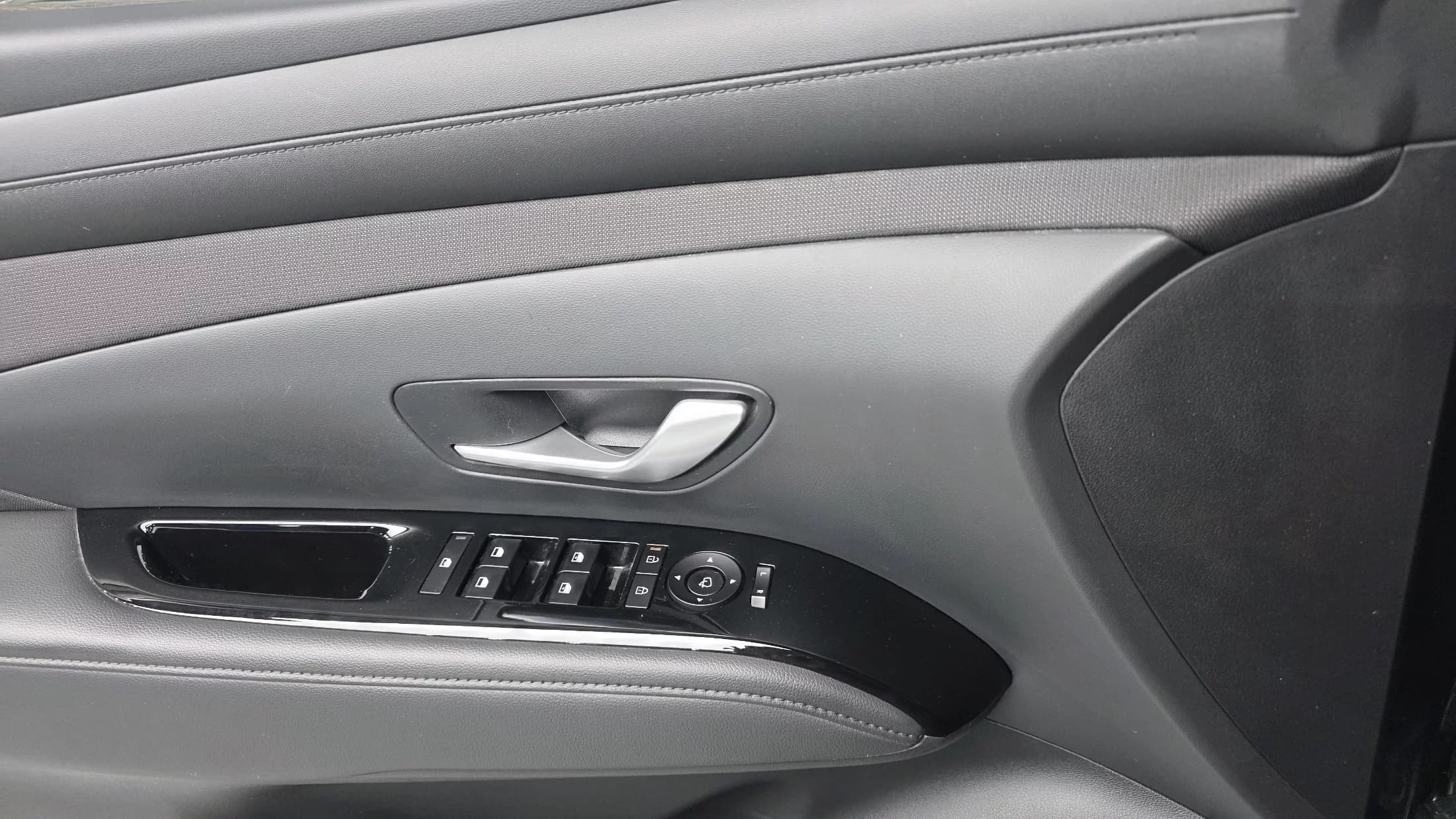 Hyundai Tucson Gasoline 1.6 Turbo 2WD Premium, 2024 г. 35022 км. — фото 12