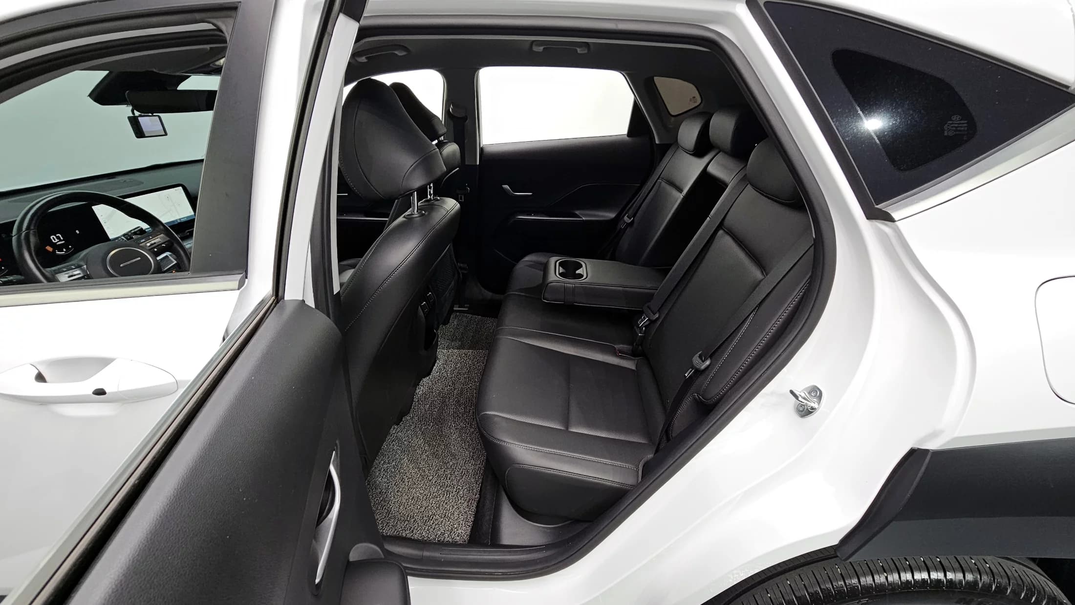 Hyundai Kona Gasoline 1.6 Turbo 2WD Premium, 2024 г. 43189 км. — фото 11