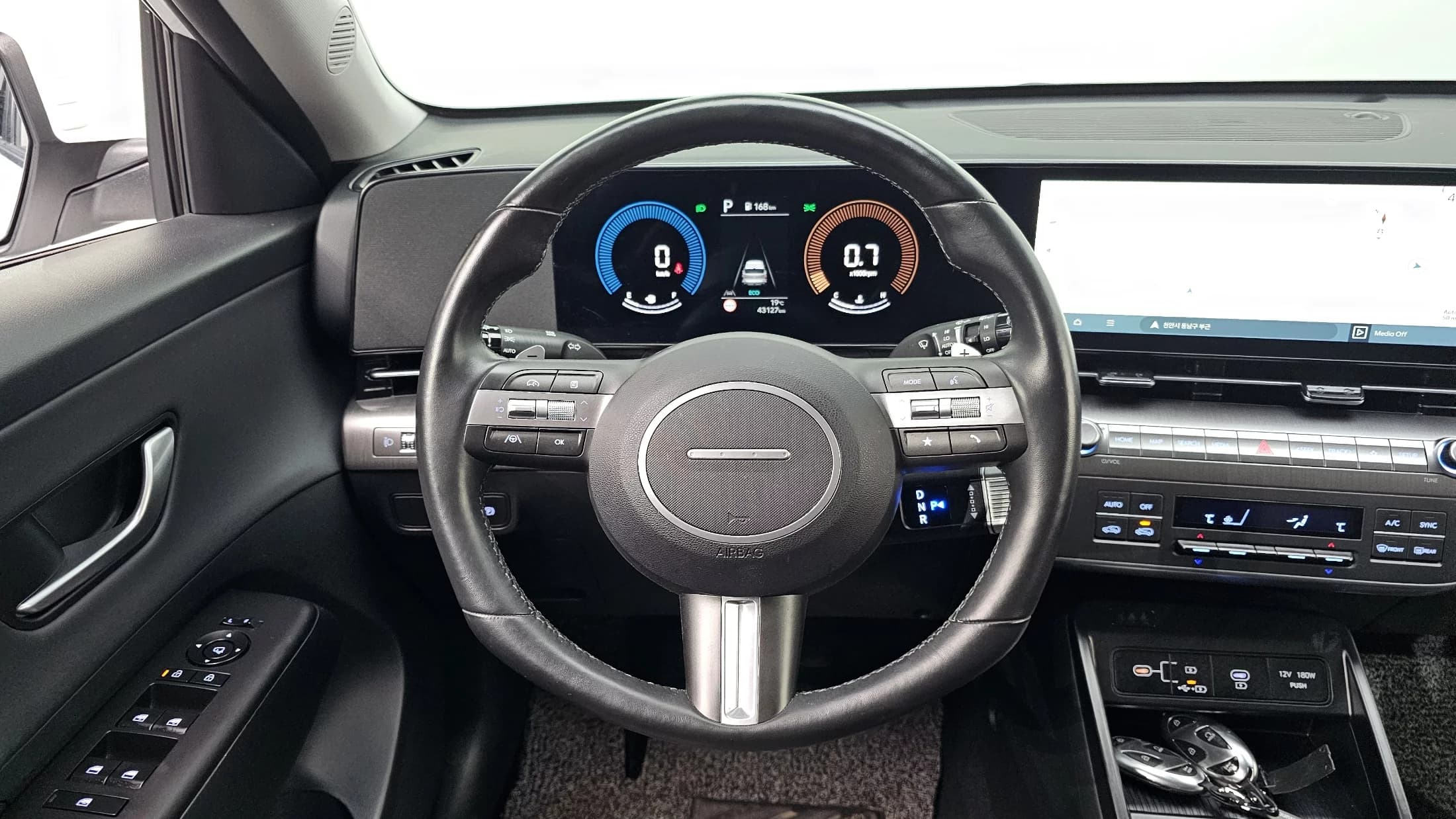 Hyundai Kona Gasoline 1.6 Turbo 2WD Premium, 2024 г. 43189 км. — фото 14