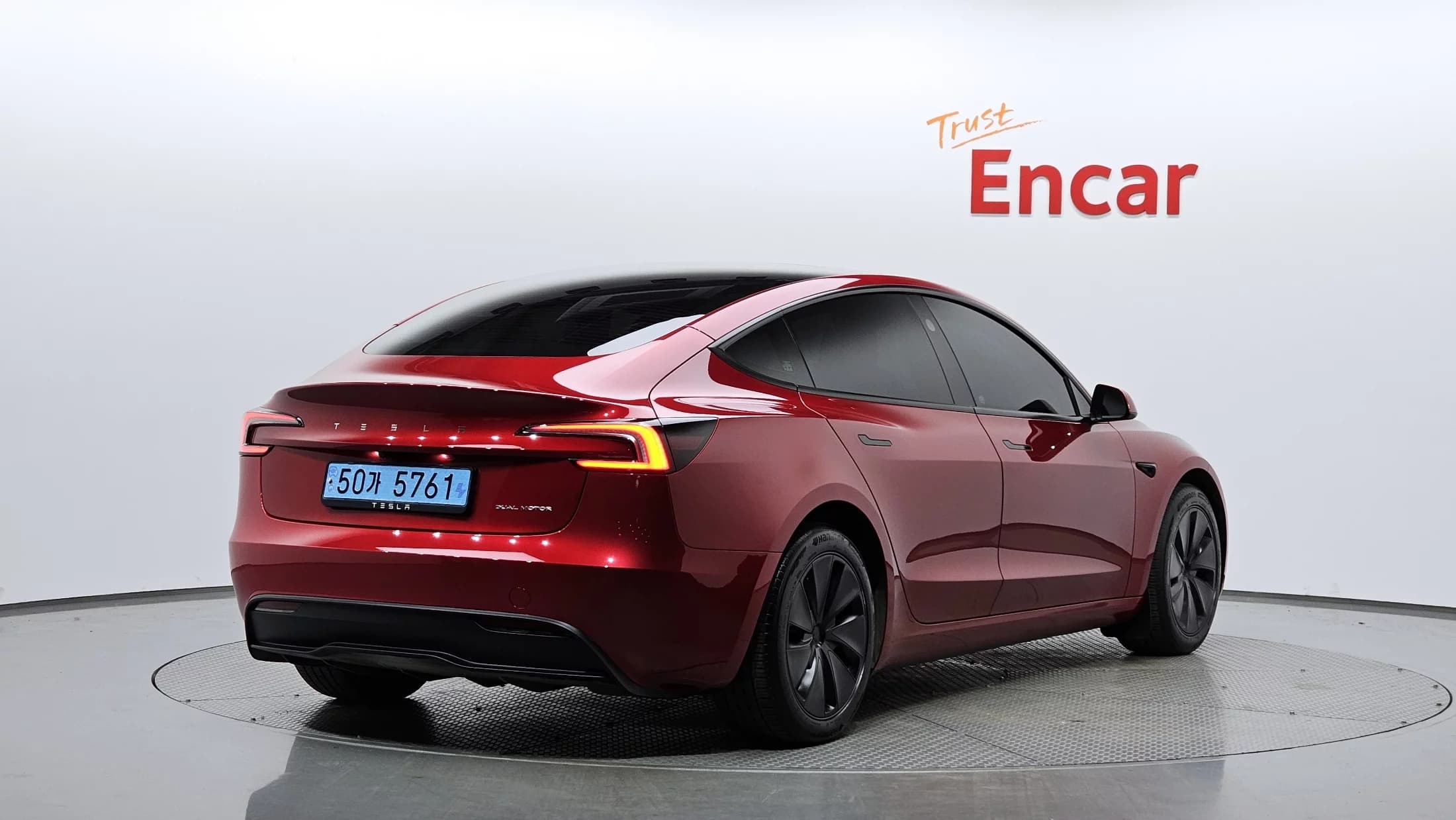 Tesla MODEL 3 Long Range, электромобиль, 2024 г. 30591 км. — фото 2