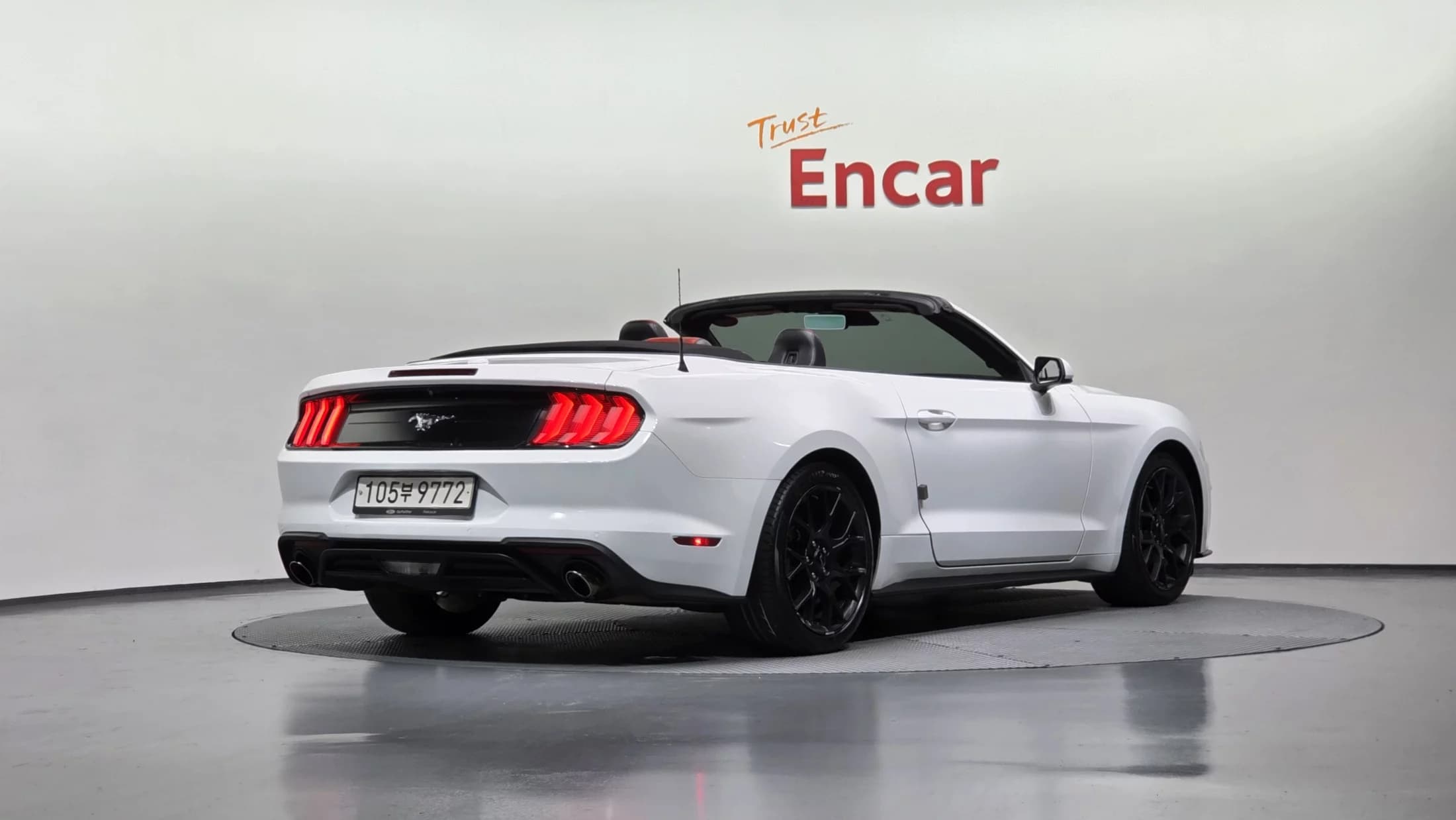 Ford MUSTANG Convertible, 2021 г. 124759 км. — фото 2