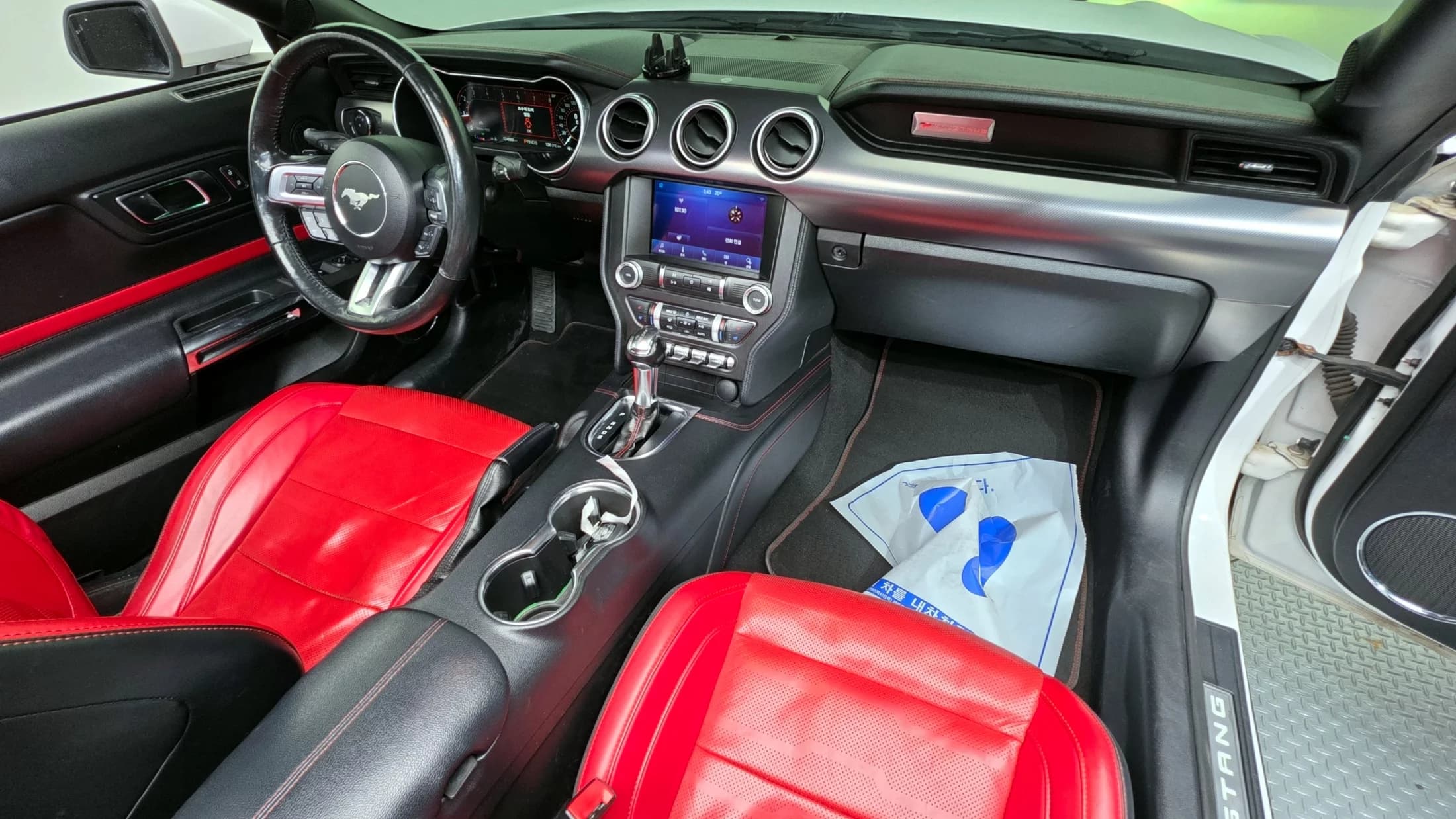 Ford MUSTANG Convertible, 2021 г. 124759 км. — фото 7