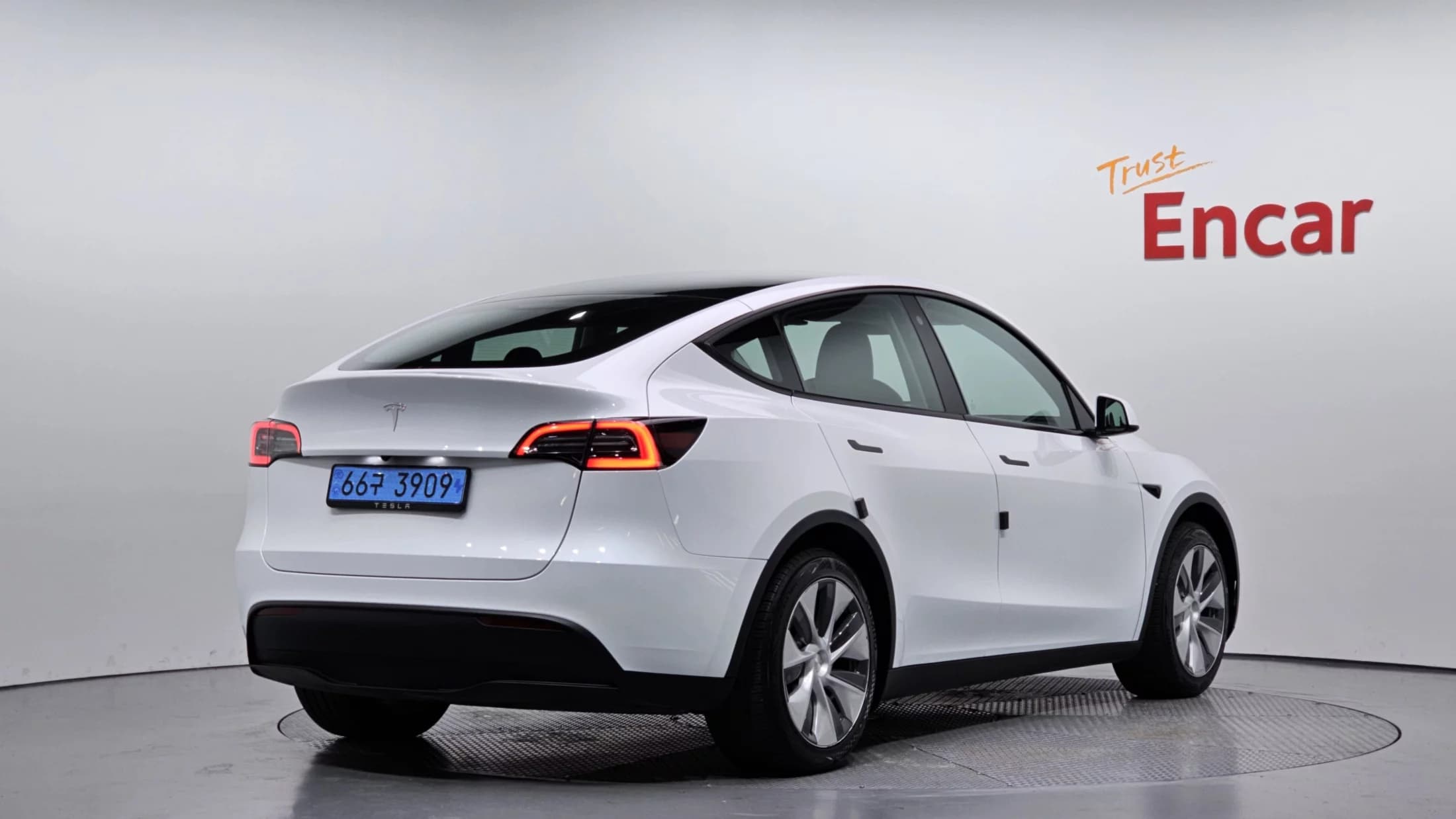 Tesla Model Y RWD, электромобиль, 2023 г. 35278 км. — фото 2