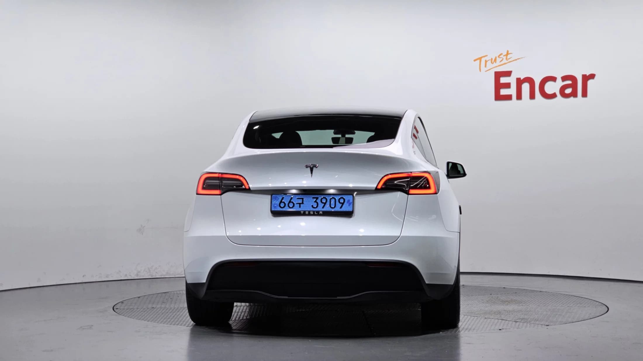 Tesla Model Y RWD, электромобиль, 2023 г. 35278 км. — фото 4