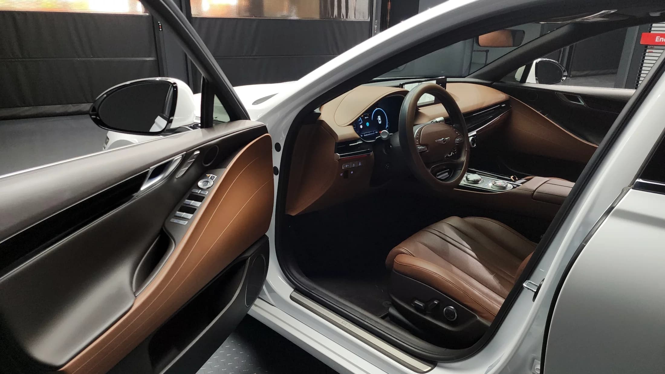 Genesis G80 Gasoline 2.5 Turbo AWD, 2023 г. 70813 км. — фото 10