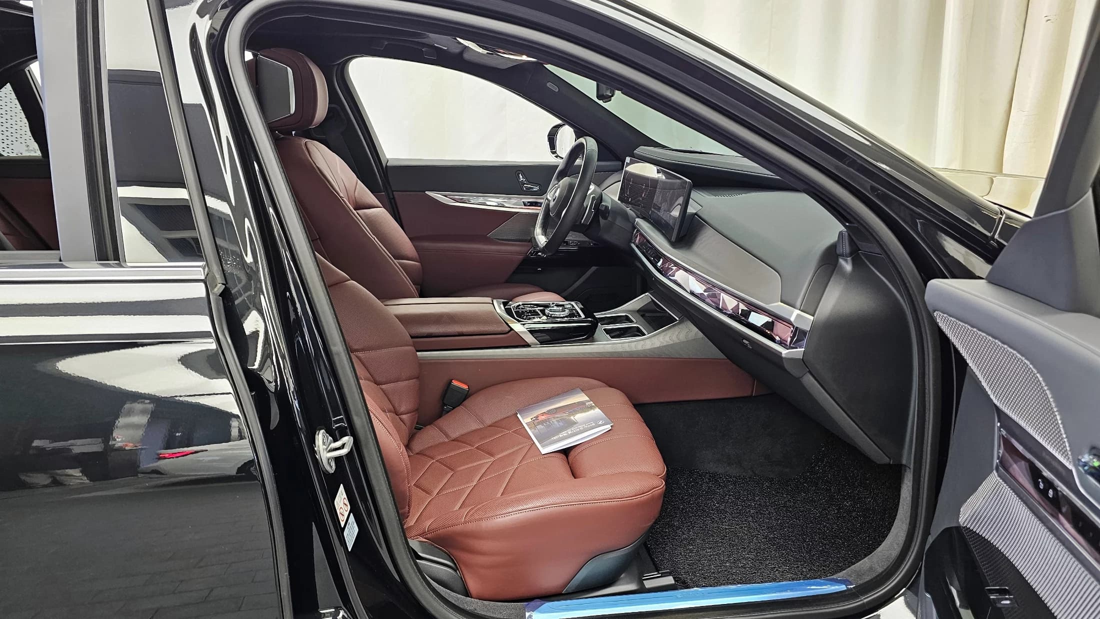 BMW 7-Series 740i sDrive Design Pure Excellence, 2023 г. 38686 км. — фото 11