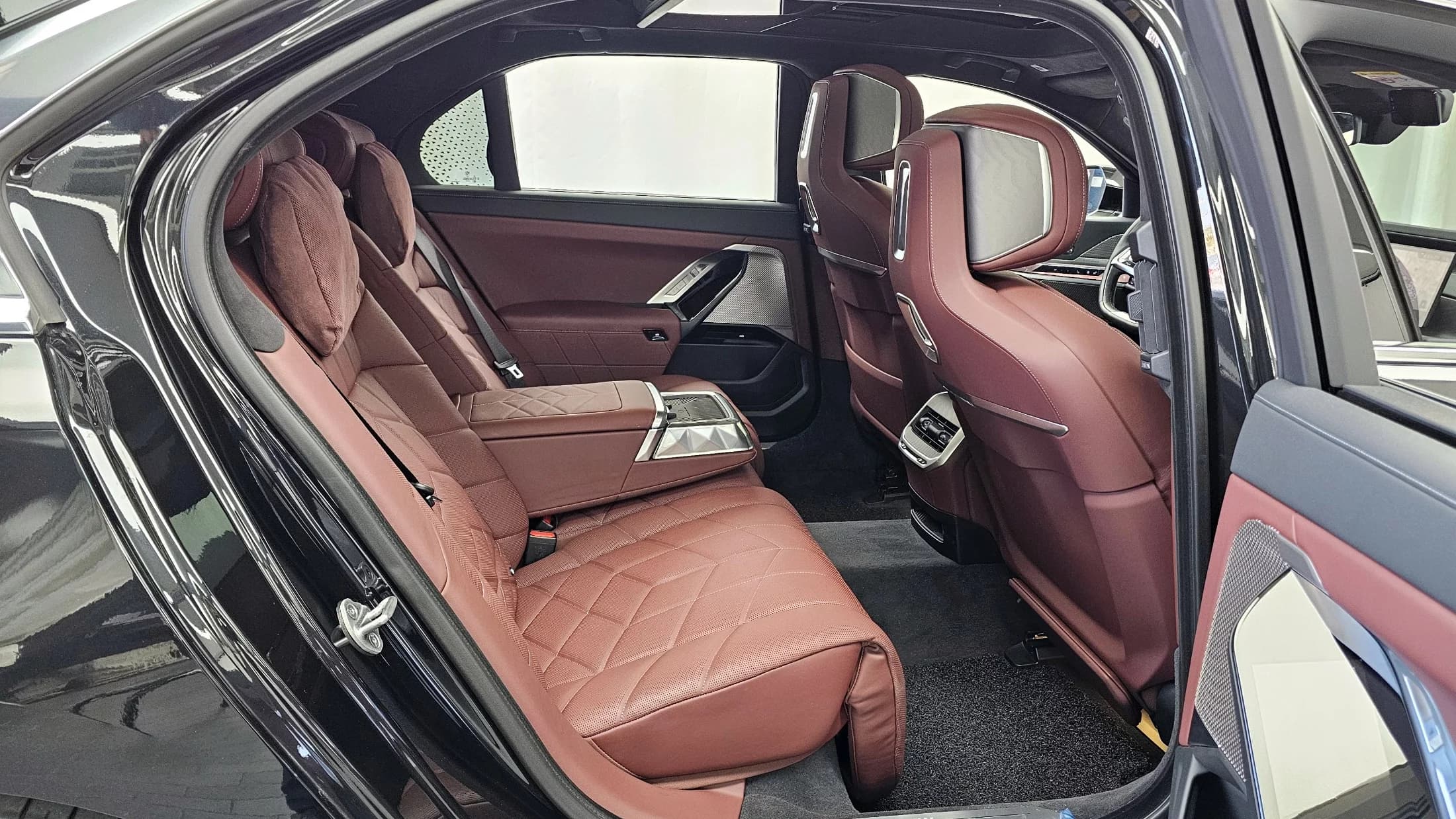 BMW 7-Series 740i sDrive Design Pure Excellence, 2023 г. 38686 км. — фото 12
