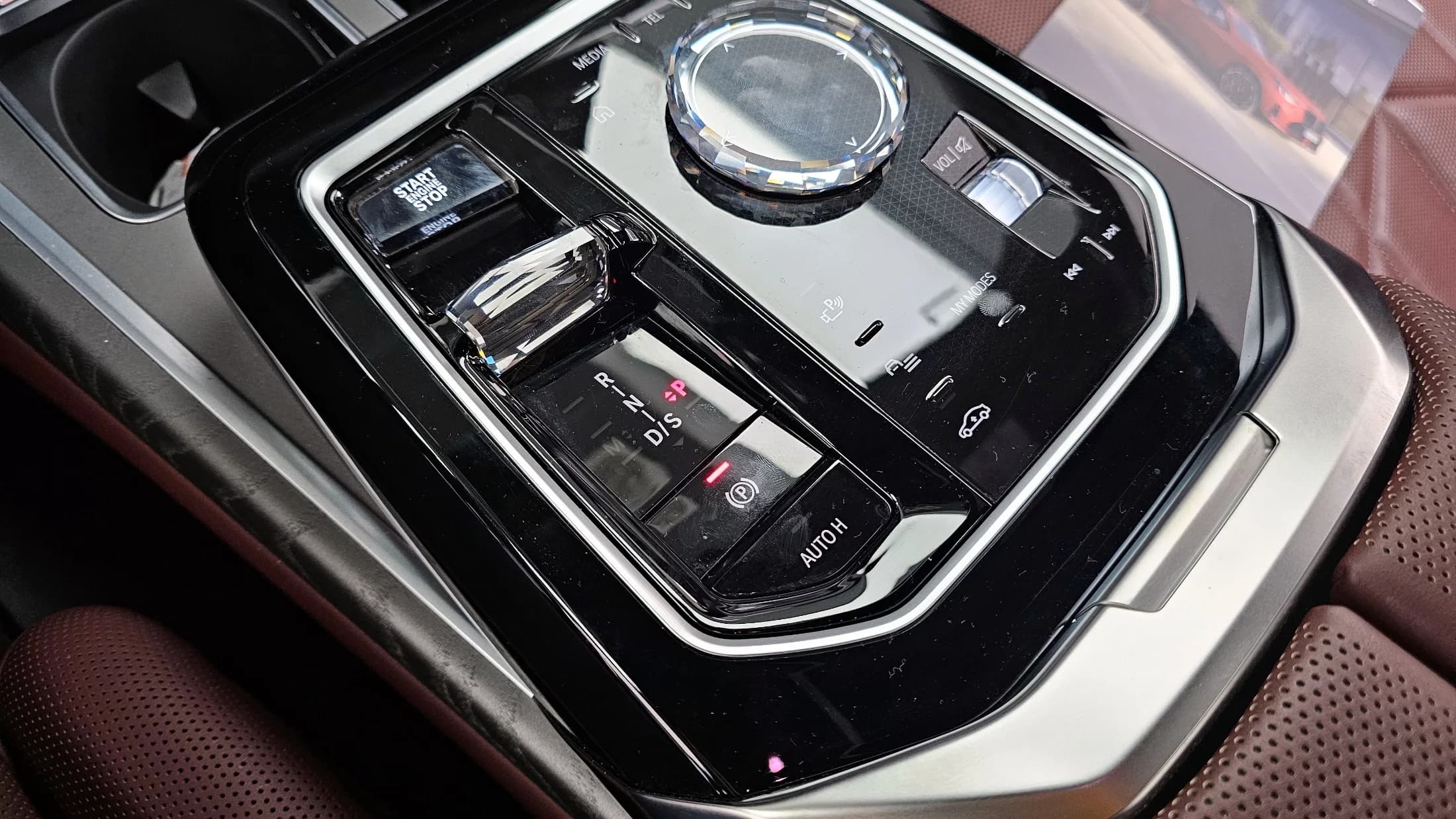 BMW 7-Series 740i sDrive Design Pure Excellence, 2023 г. 38686 км. — фото 9