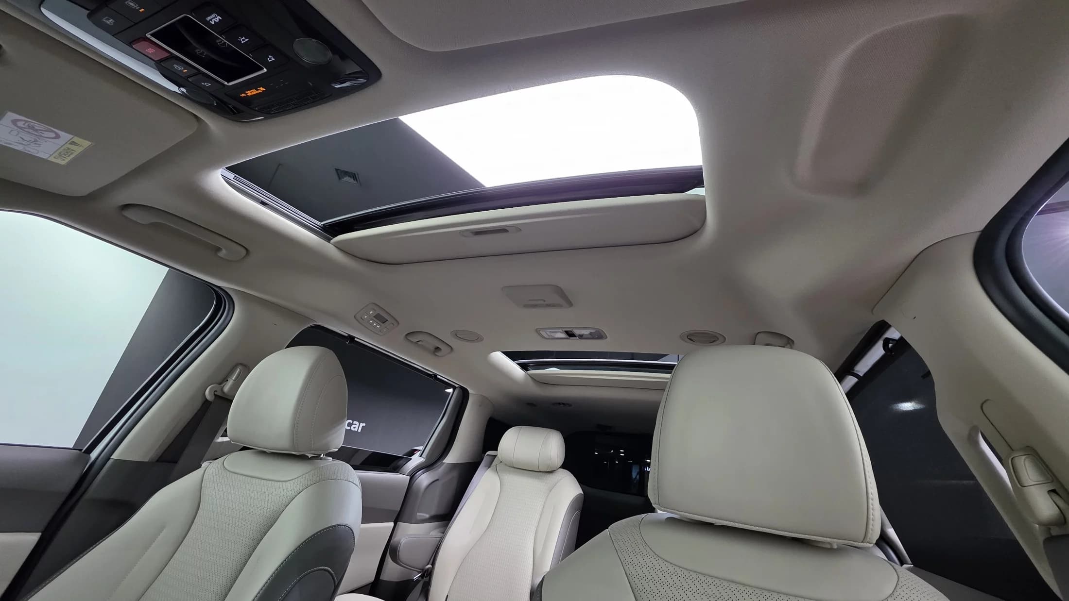 Kia Carnival Gasoline 7-Seater Signature, 2025 г. 2792 км. — фото 12