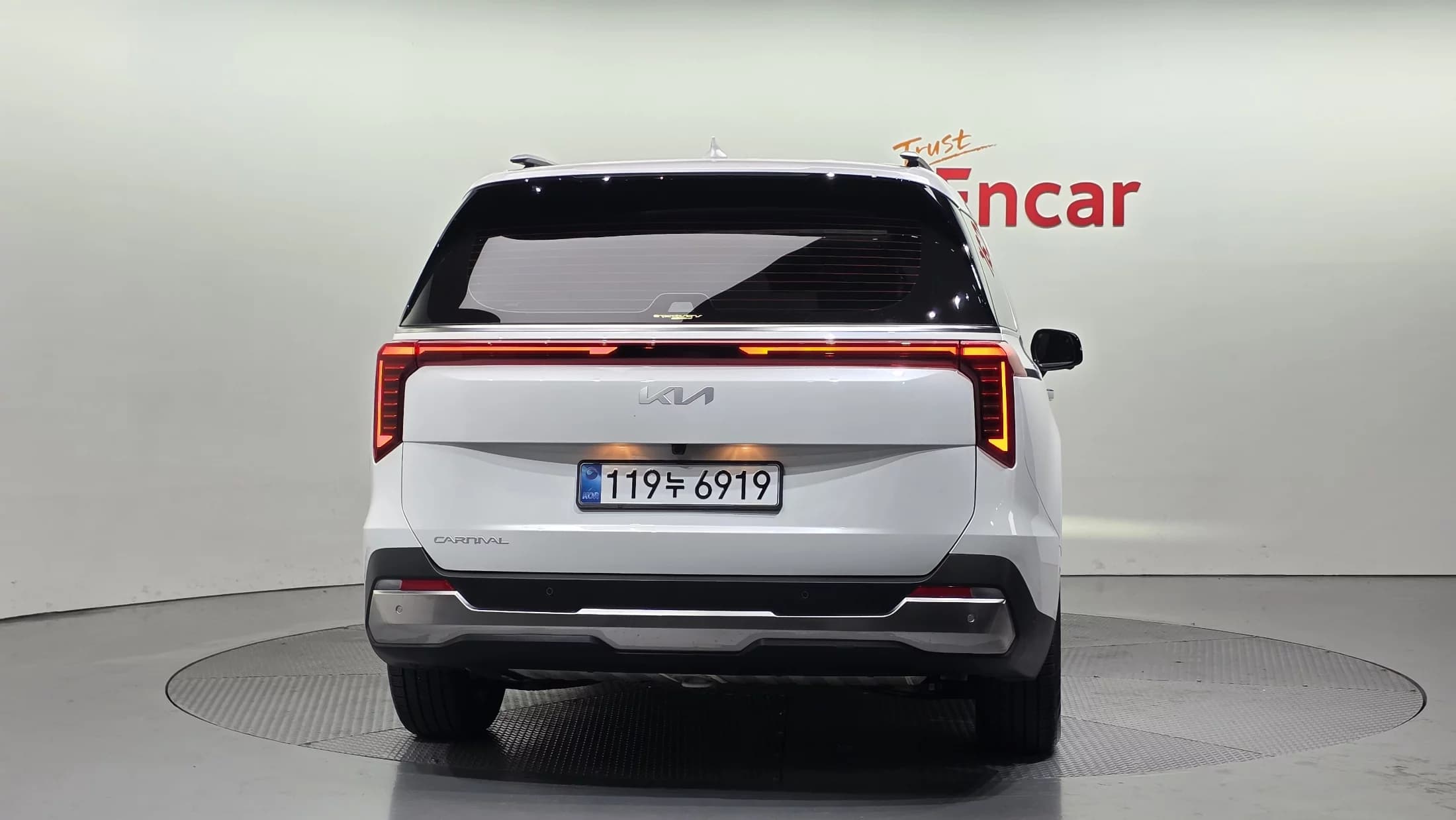Kia Carnival Gasoline 7-Seater Signature, 2025 г. 2792 км. — фото 4