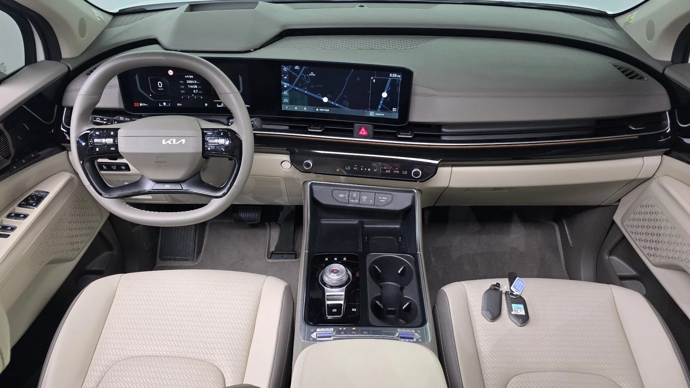 Kia Carnival Gasoline 7-Seater Signature, 2025 г. 2792 км. — фото 7